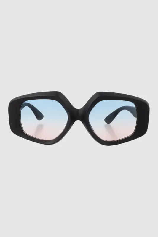 Lentes oversize geometricos sold by Shasa