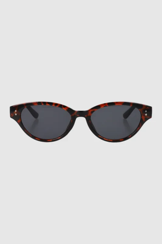 Lentes cateye pasta sold by Shasa