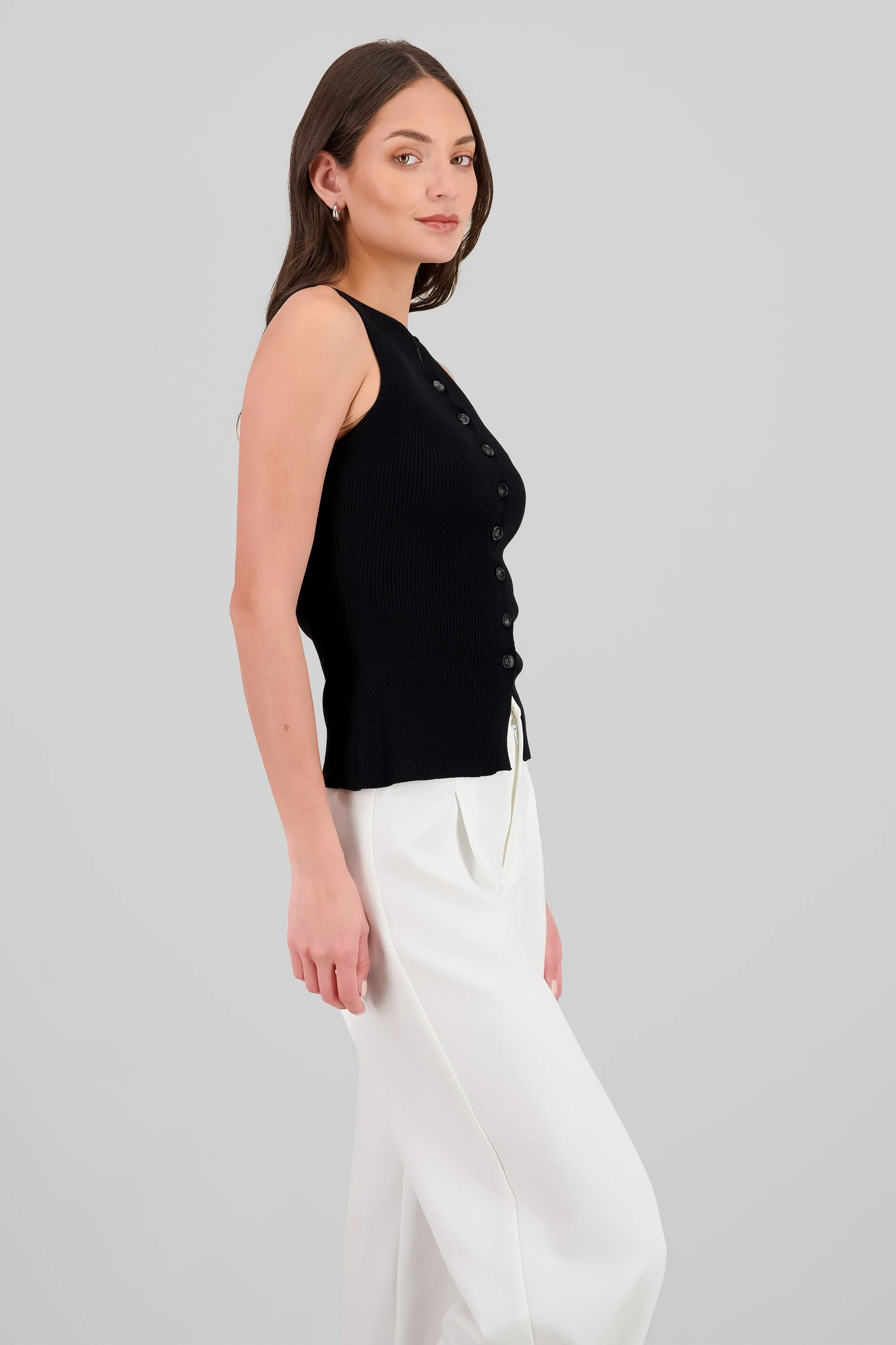 Chaleco tejido botones sold by Shasa product image thumbnail 3