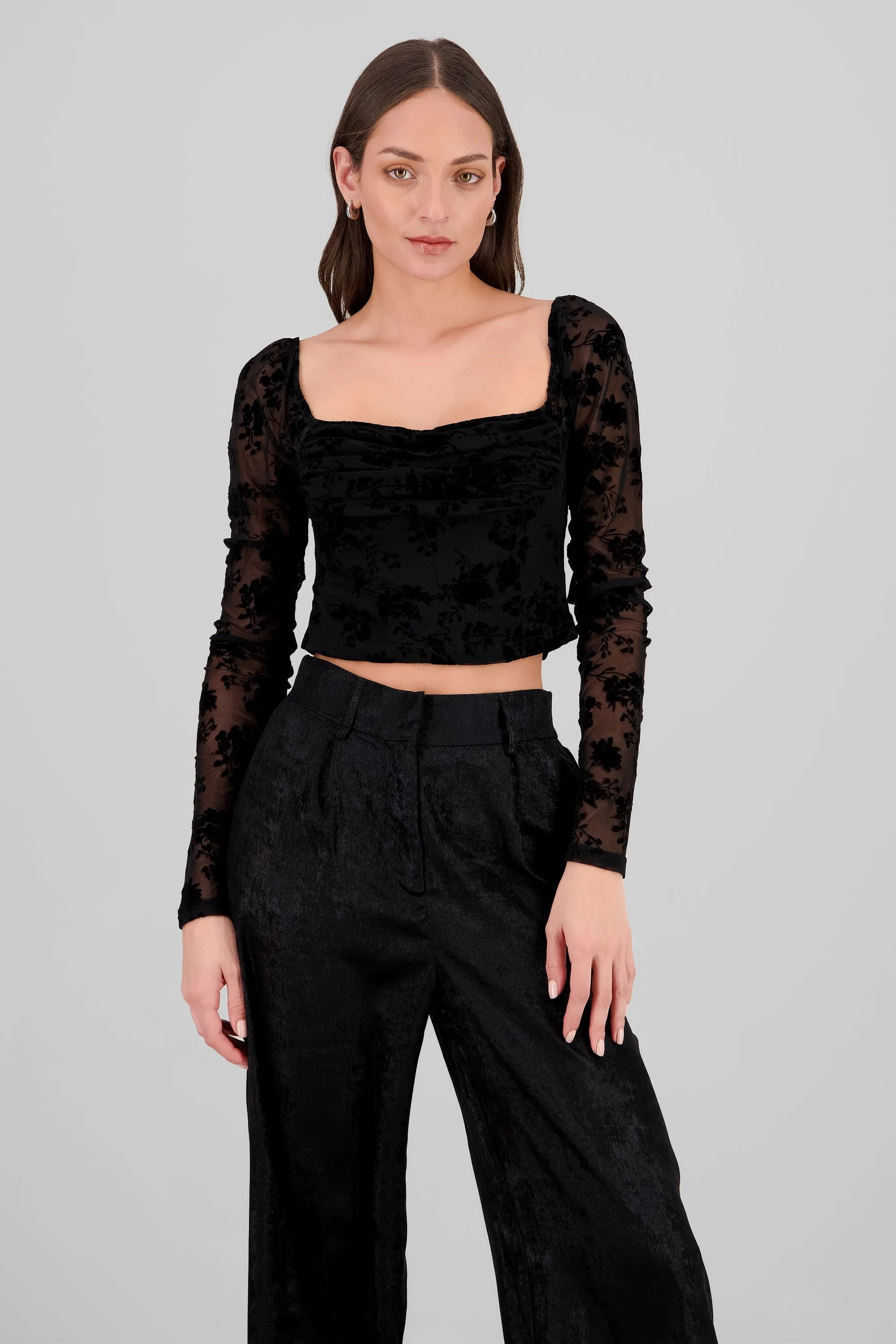 Blusa de mesh flock con manga larga sold by Shasa product image thumbnail 2
