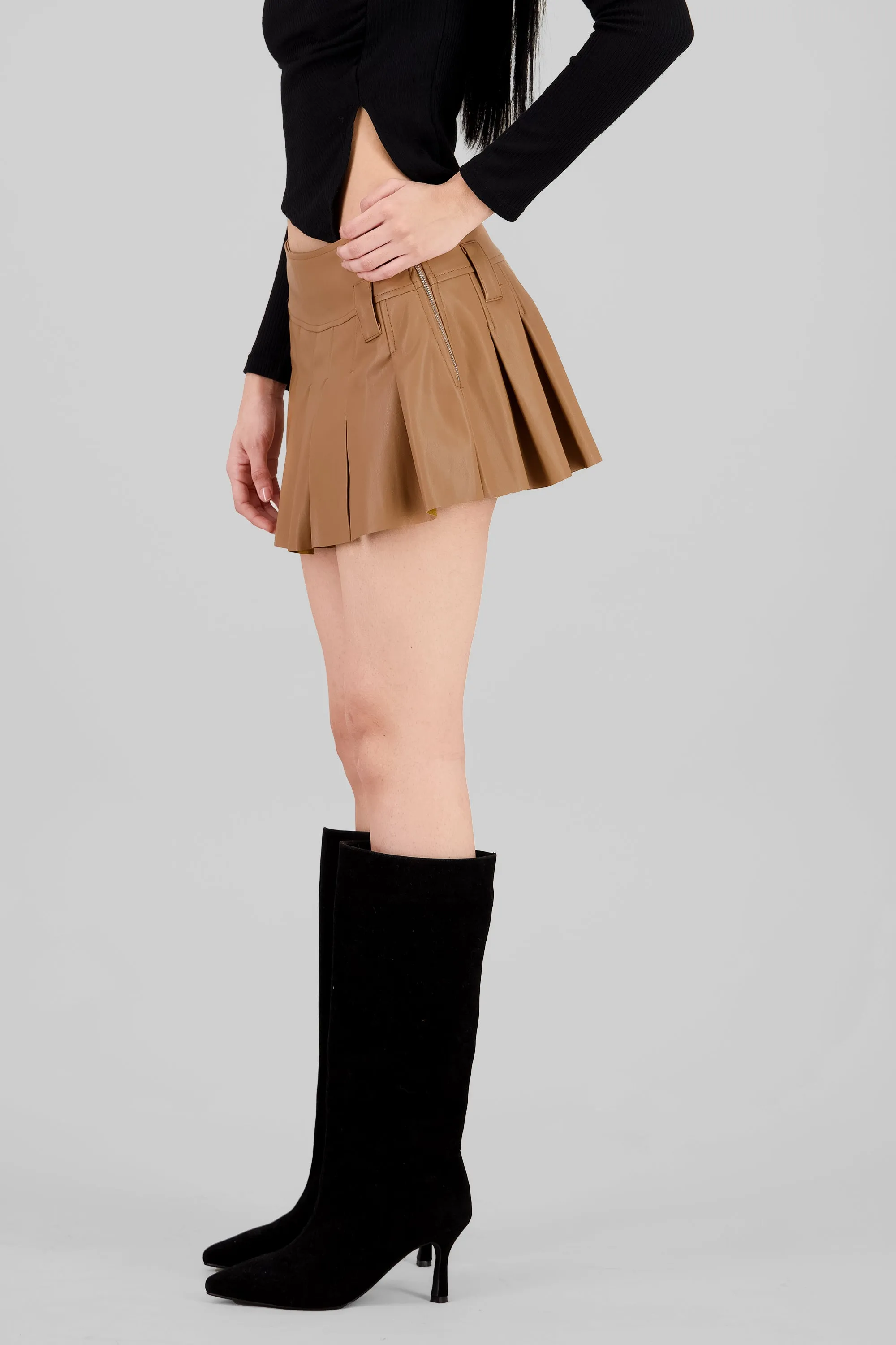 Mini falda tableada lisa PU sold by Shasa product image thumbnail 3