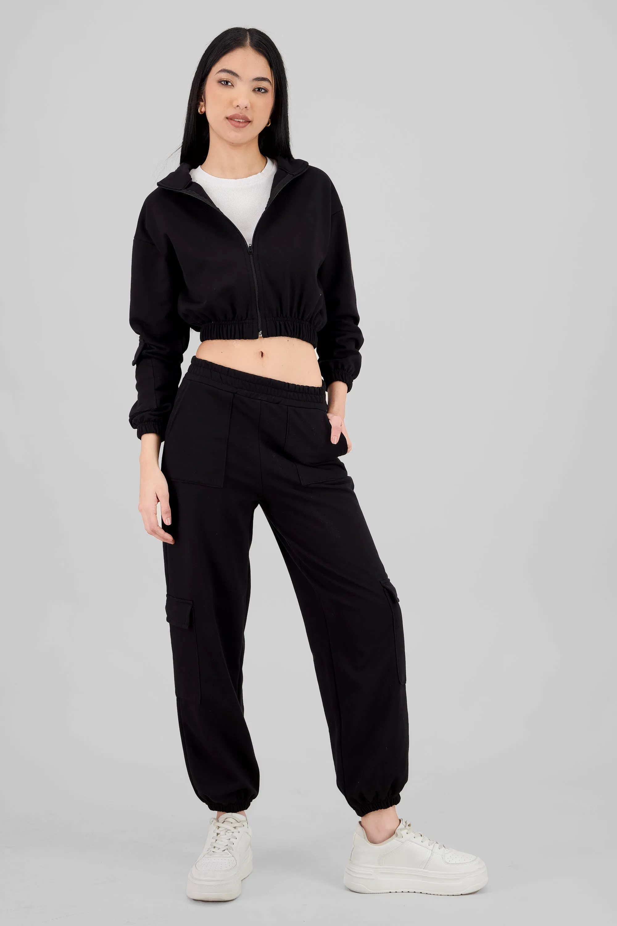 Pantalon cargo resorte bolsillos sold by Shasa