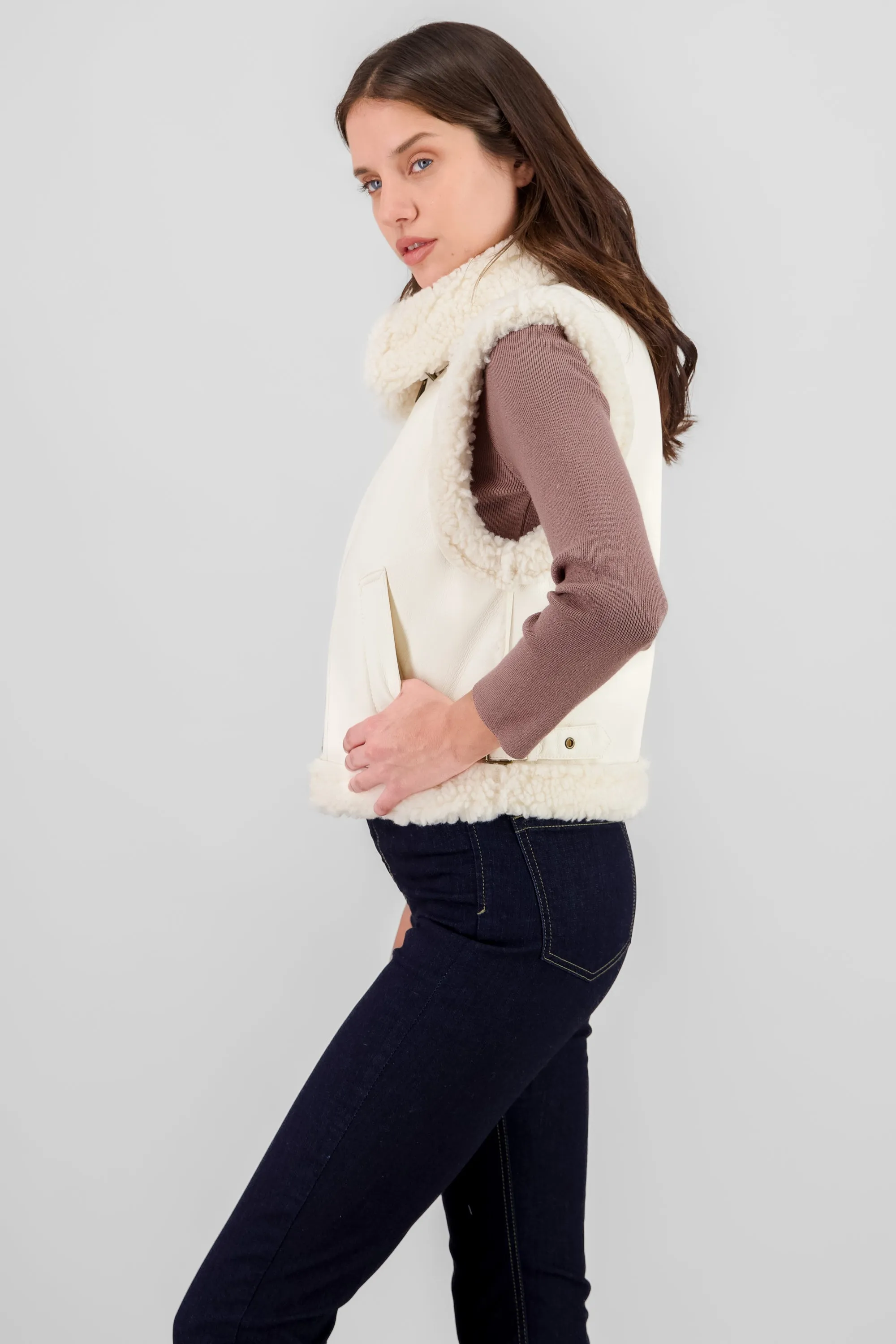 Chalecon con peluche sold by Shasa product image thumbnail 3