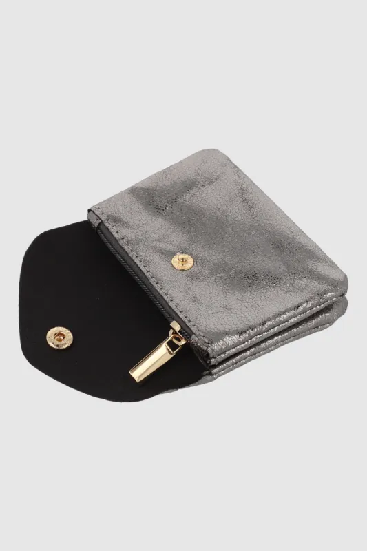 Cartera pequeña suave metalizada sold by Shasa