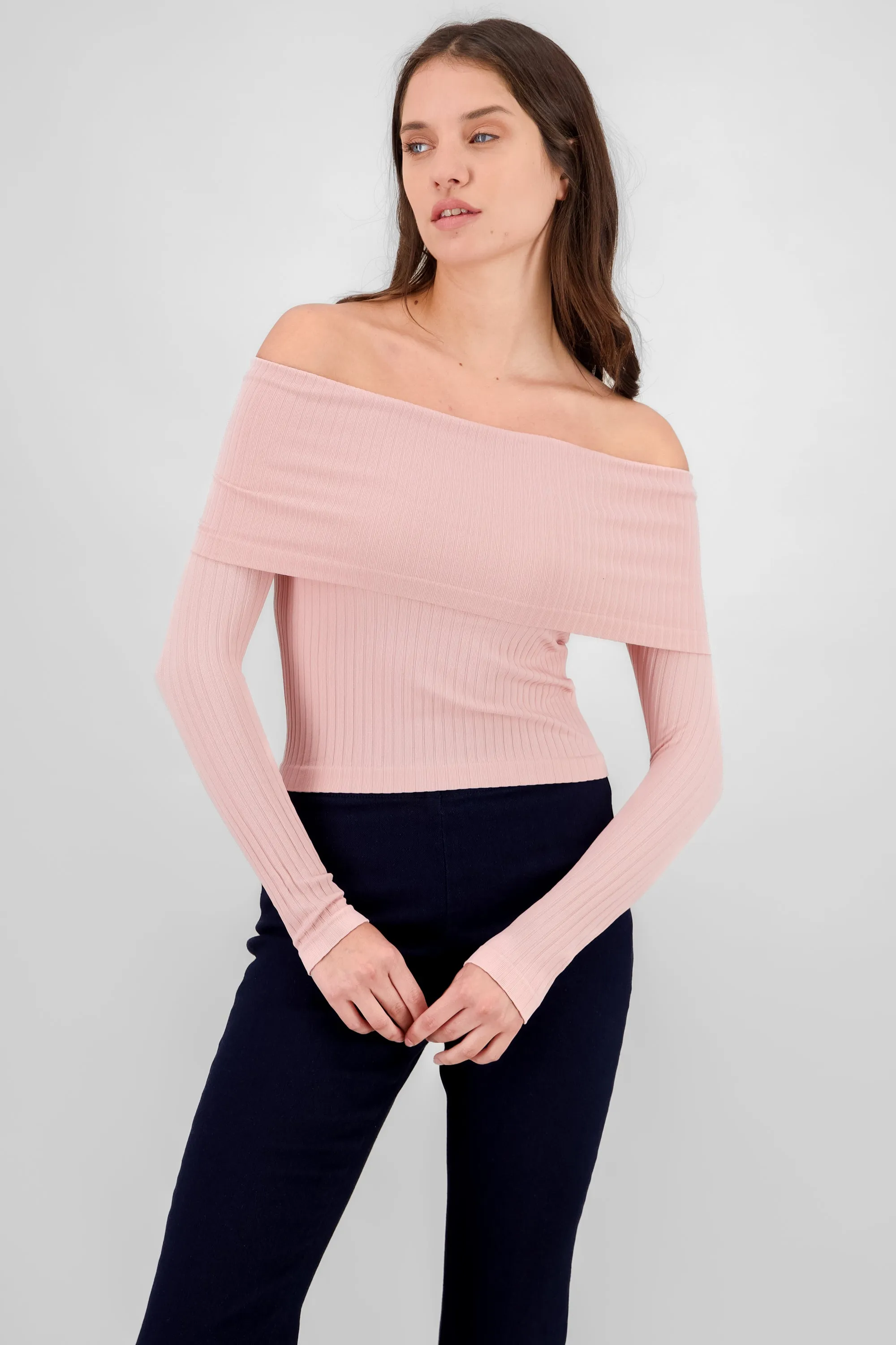 Top off shoulder seamless sold by Shasa
