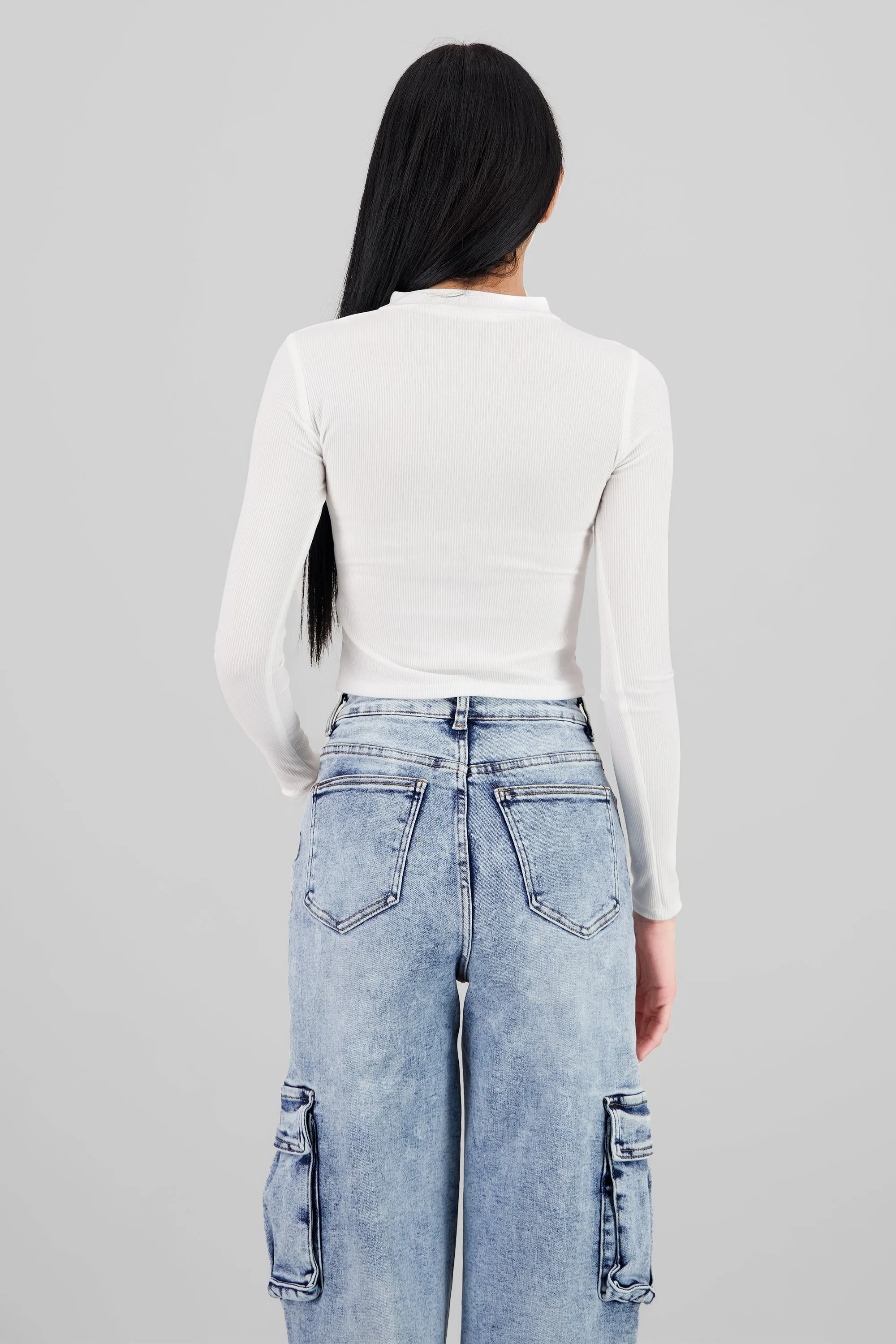 Top rib manga larga detalle cierre sold by Shasa product image thumbnail 4