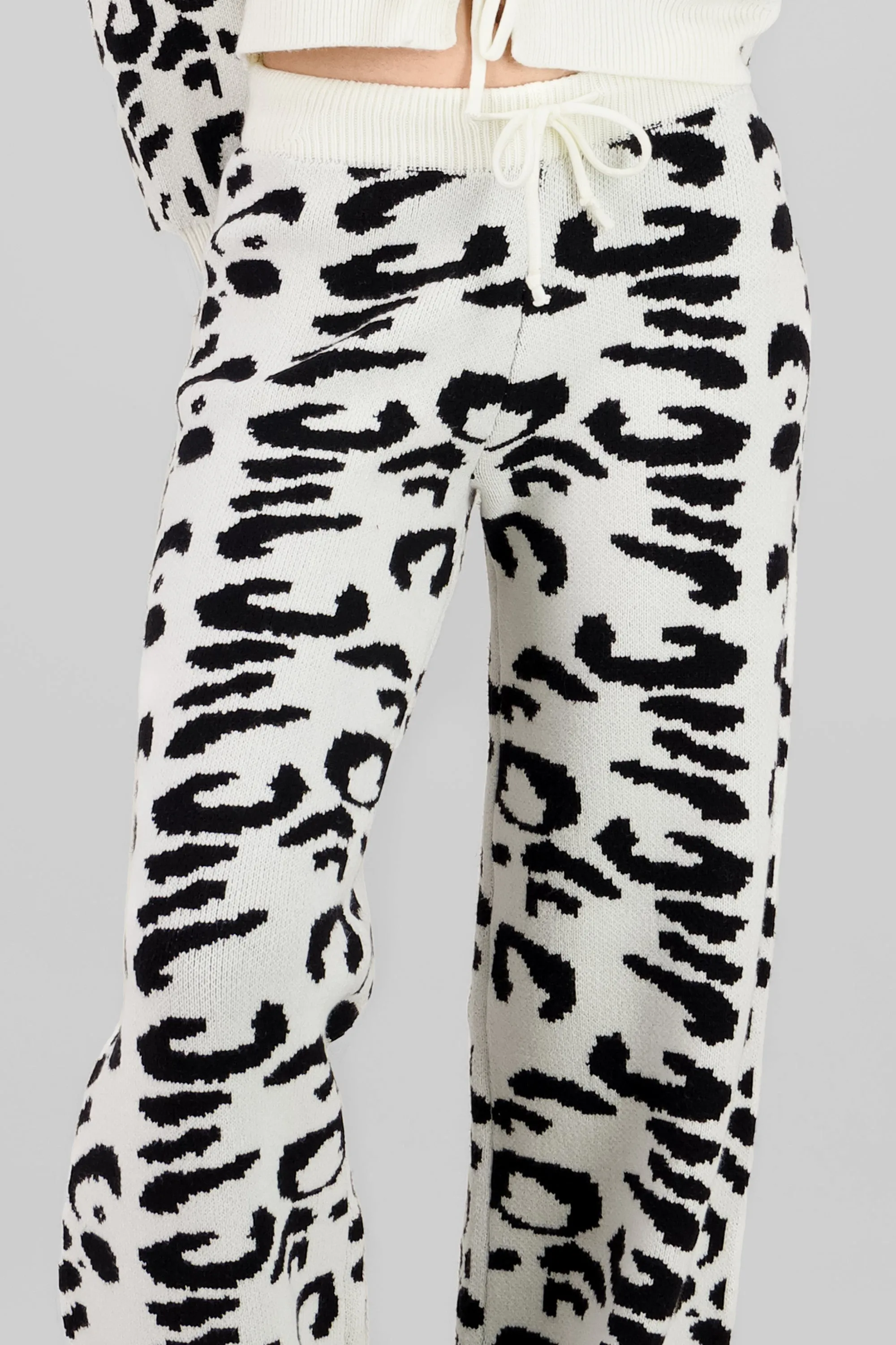 Pantalon de tejido sold by Shasa product image thumbnail 5