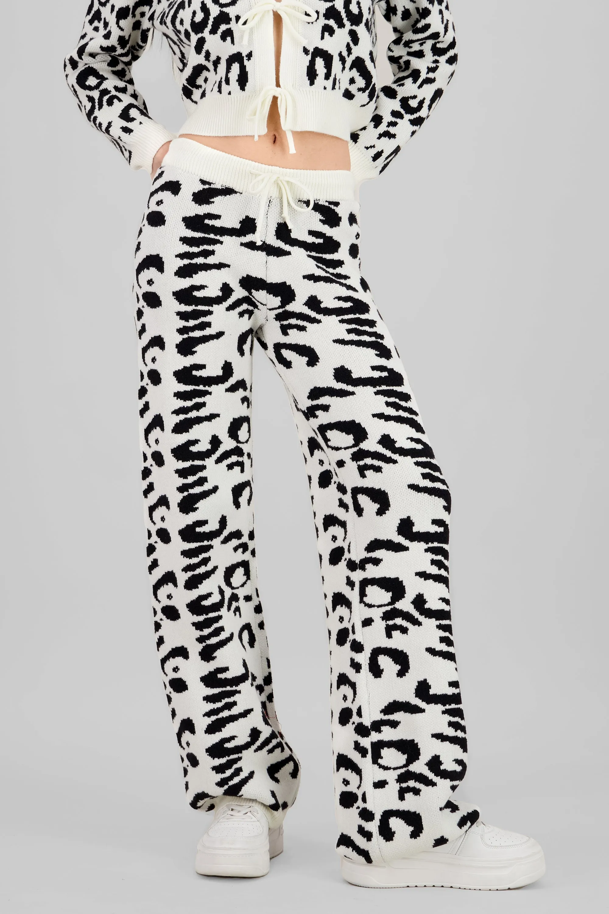 Pantalon de tejido sold by Shasa product image thumbnail 2