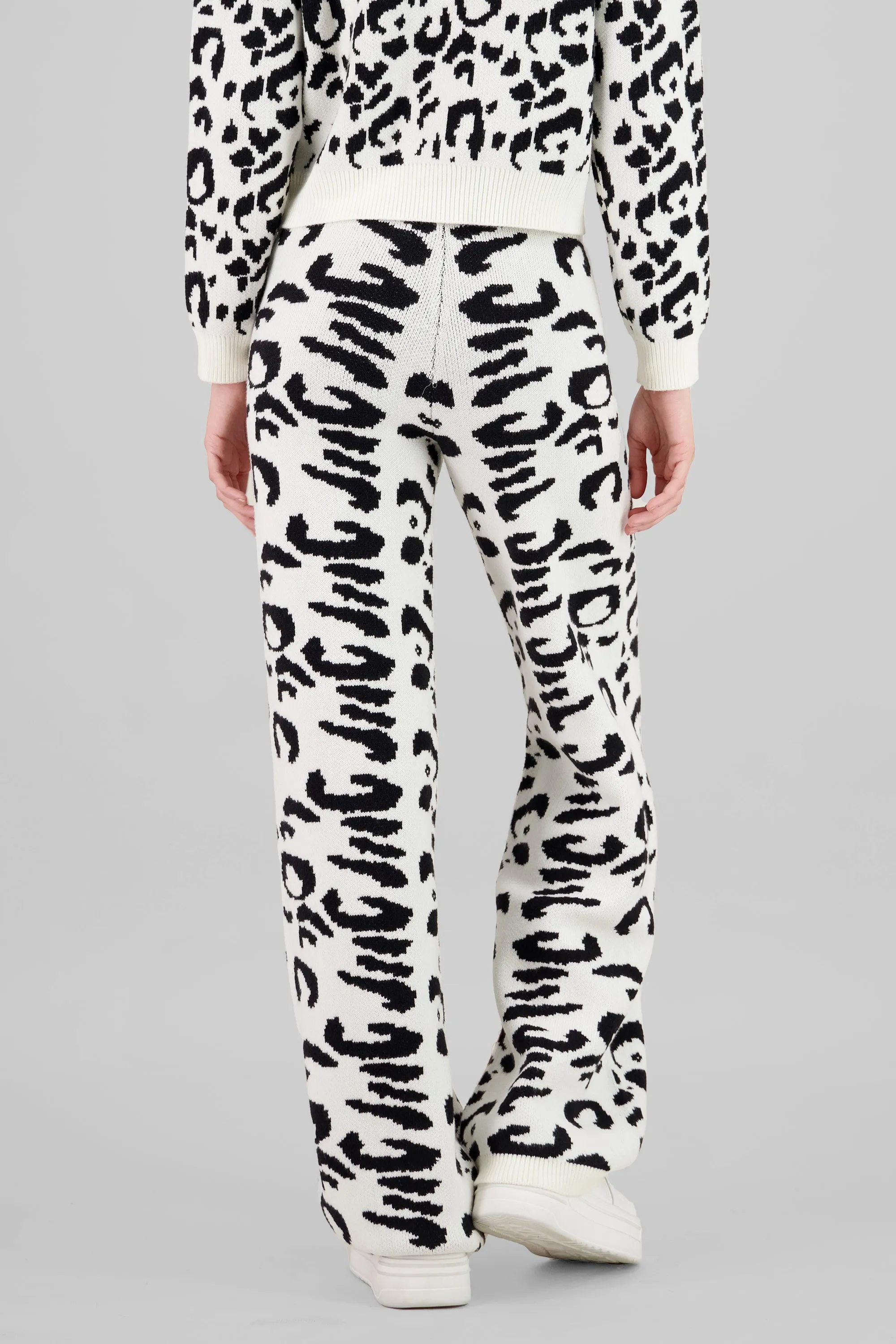 Pantalon de tejido sold by Shasa product image thumbnail 4