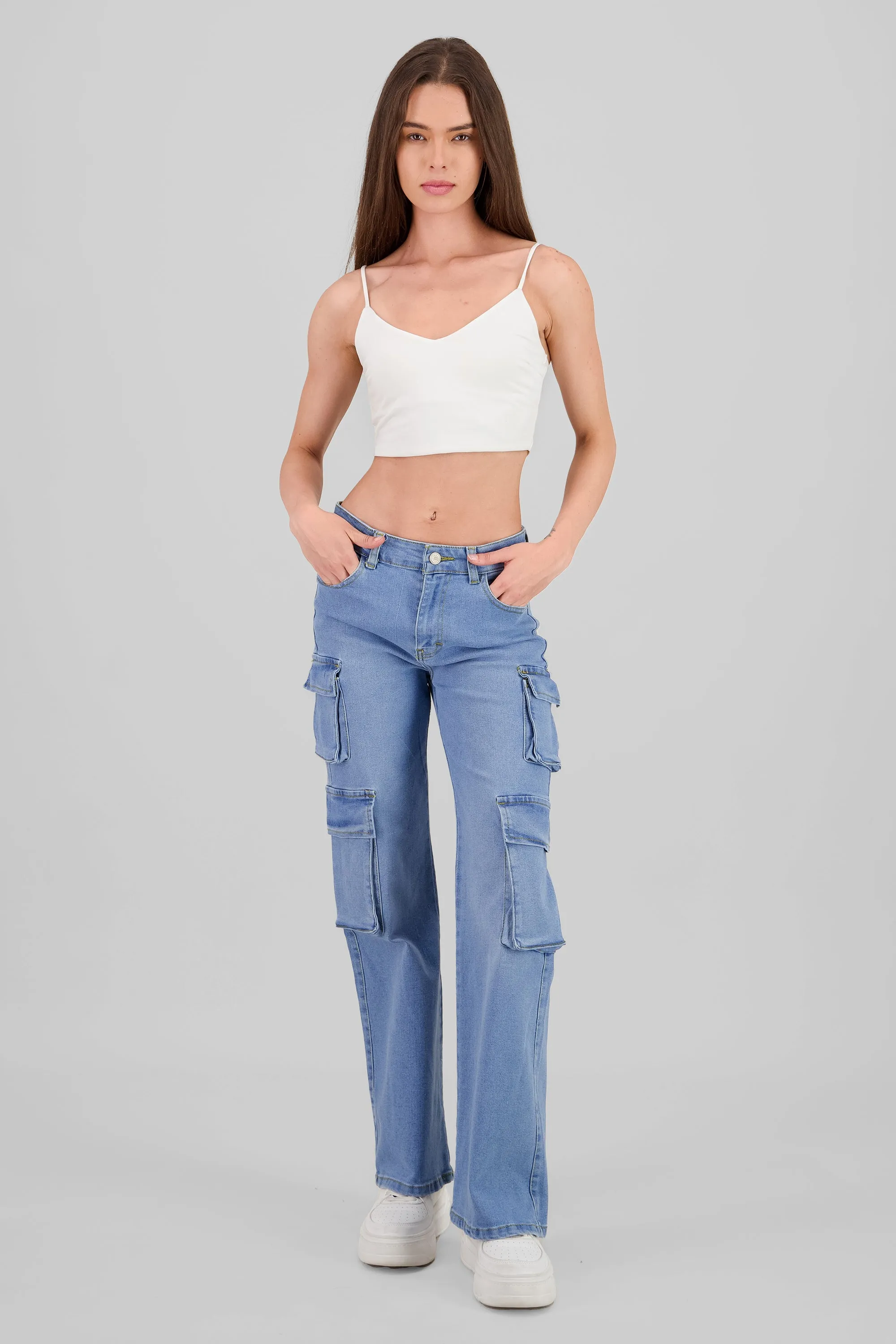 Jeans cargo 4 bolsas simétrico sold by Shasa