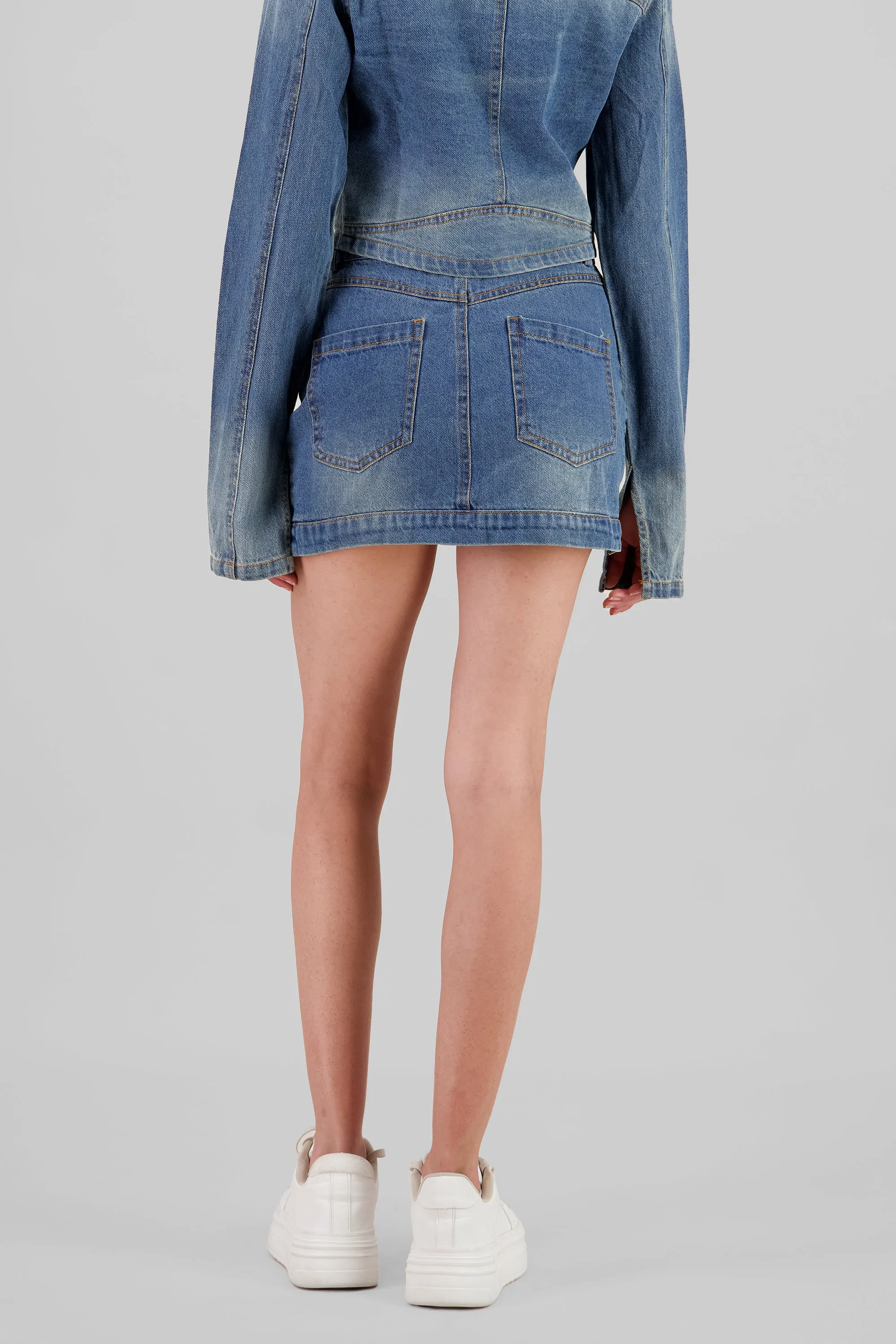 Falda mini con detalle de boton liso sold by Shasa product image thumbnail 4