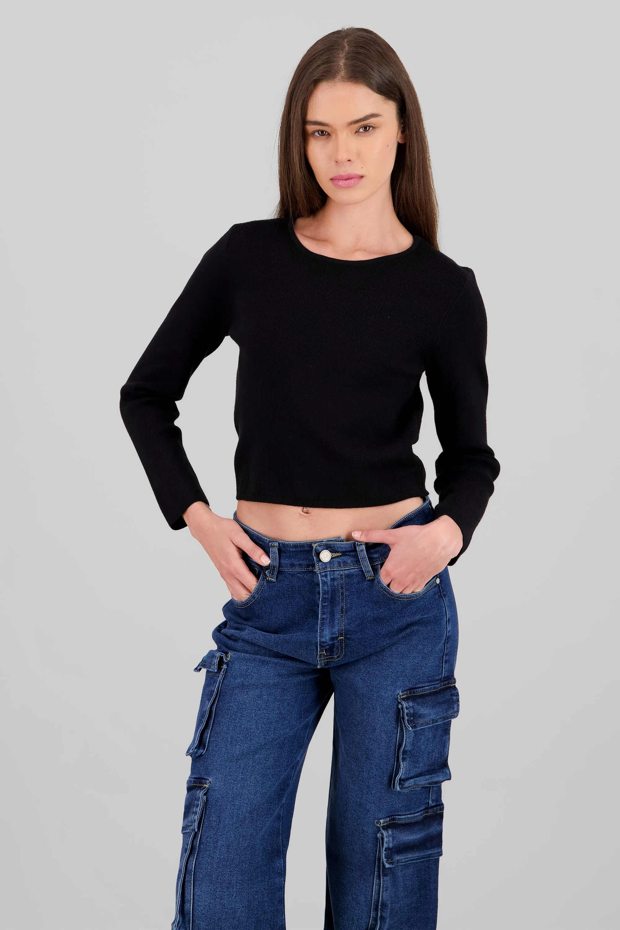 Sueter tejido cuello redondo sold by Shasa