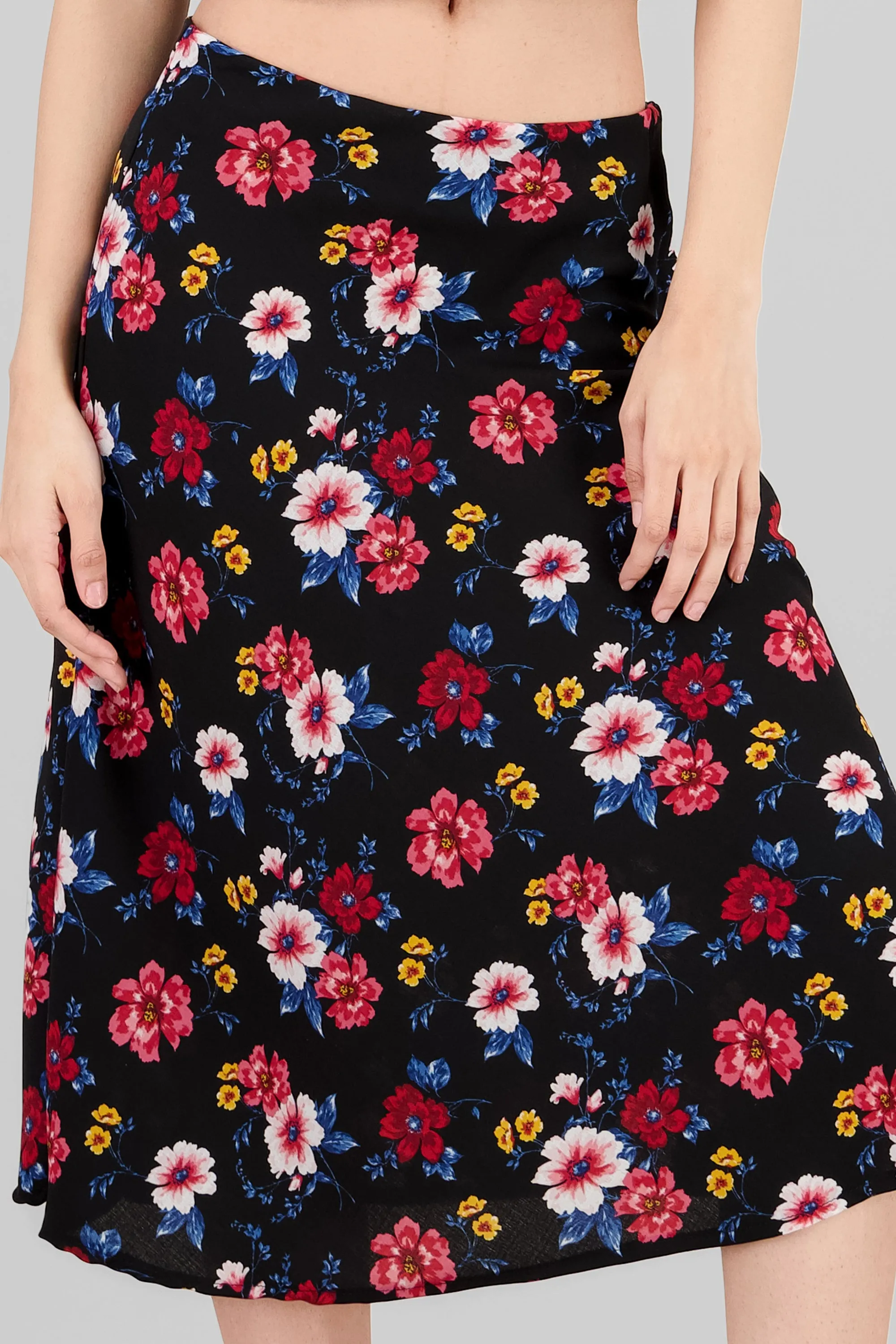 Falda midi flores sold by Shasa product image thumbnail 5