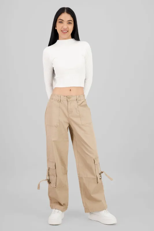 Pantalón cargo resorte en pretina sold by Shasa