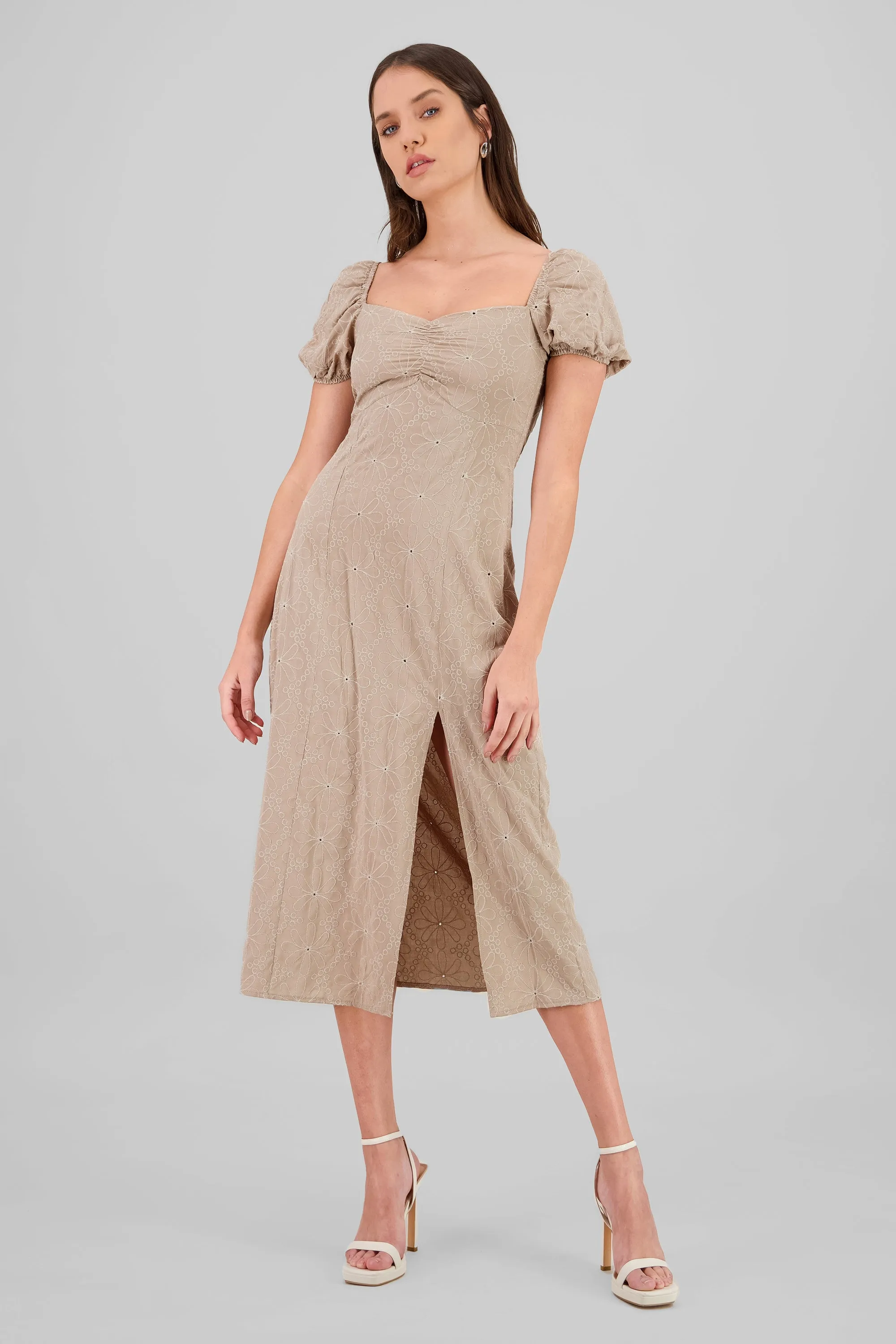 Vestido midi detalle textura flores sold by Shasa