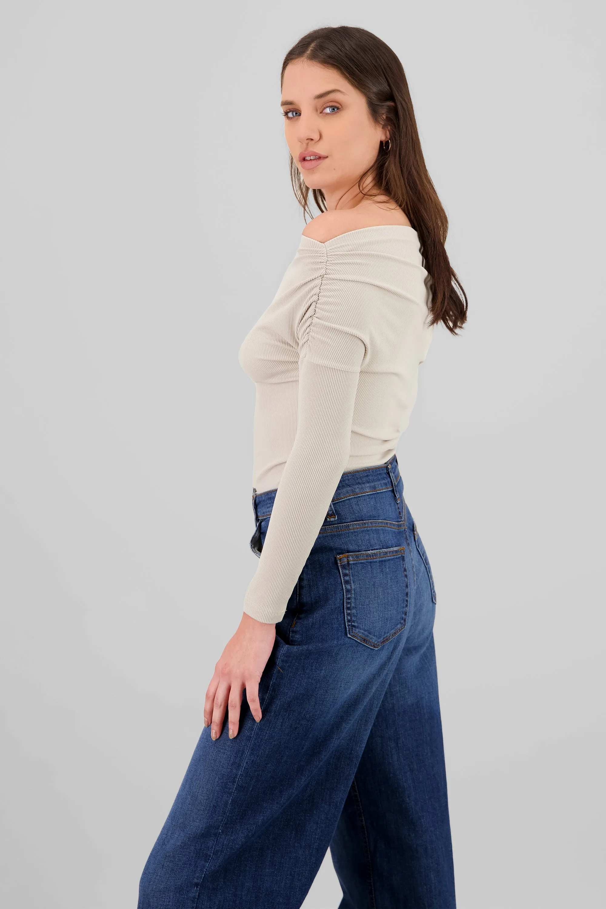 Blusa manga larga fruncida escote barco sold by Shasa product image thumbnail 3