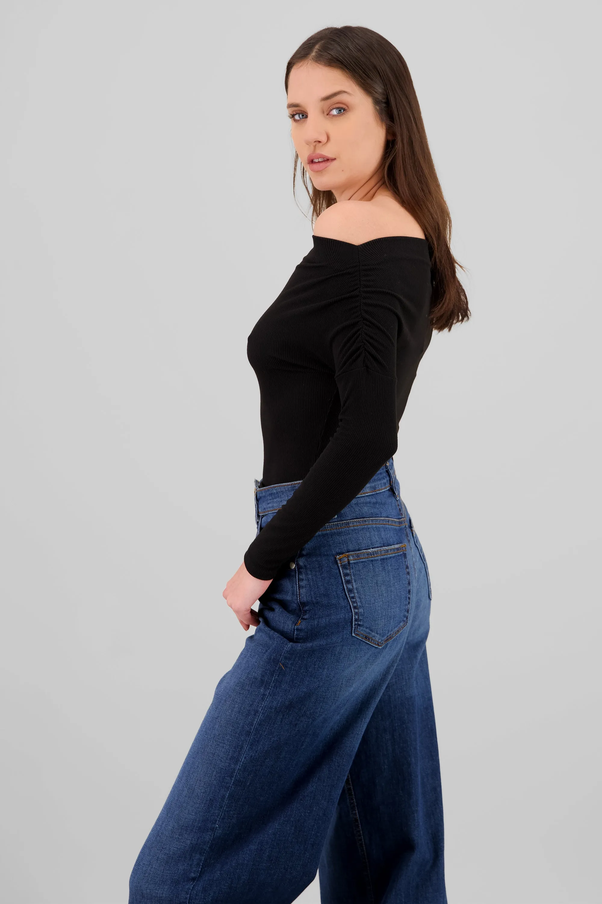 Blusa manga larga fruncida escote barco sold by Shasa product image thumbnail 3