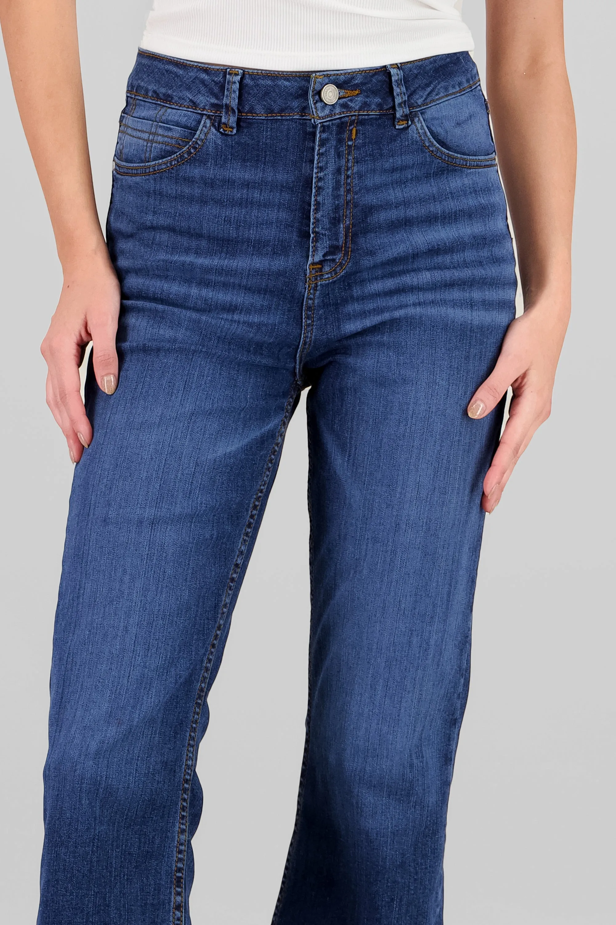Jeans flare al corte sold by Shasa product image thumbnail 5