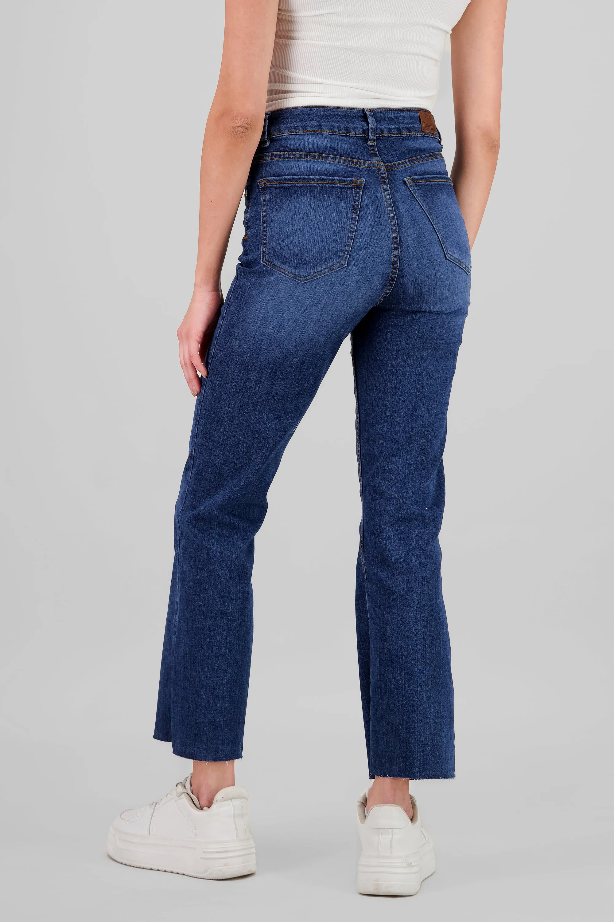 Jeans flare al corte sold by Shasa product image thumbnail 4