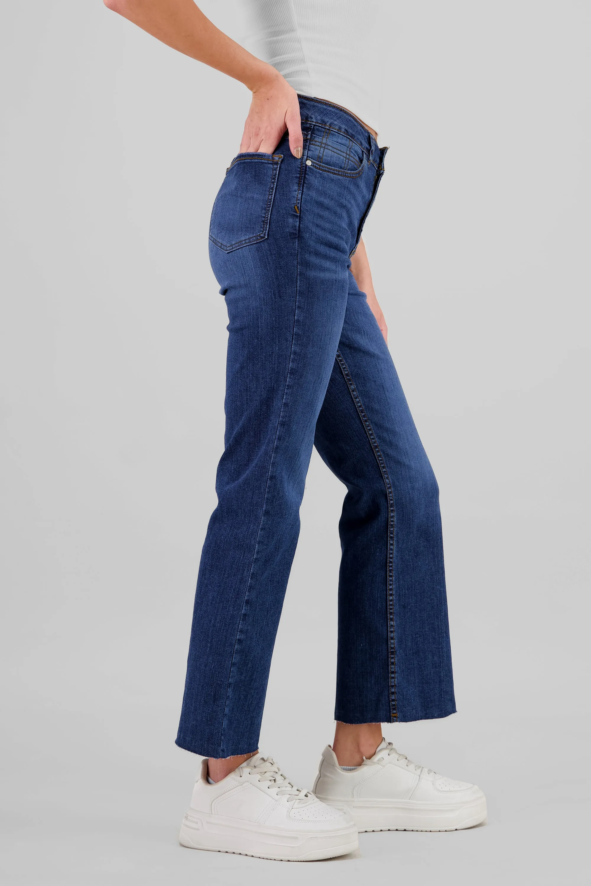 Jeans flare al corte sold by Shasa product image thumbnail 3
