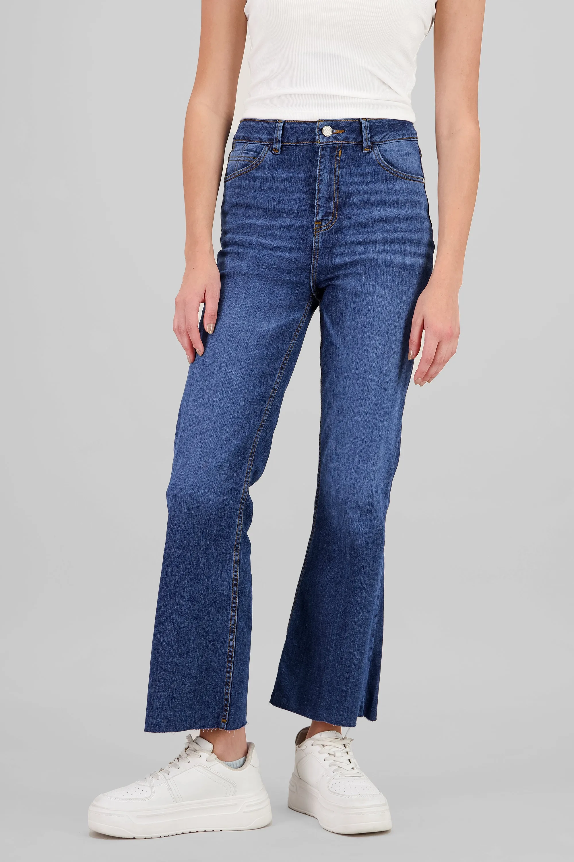 Jeans flare al corte sold by Shasa product image thumbnail 2