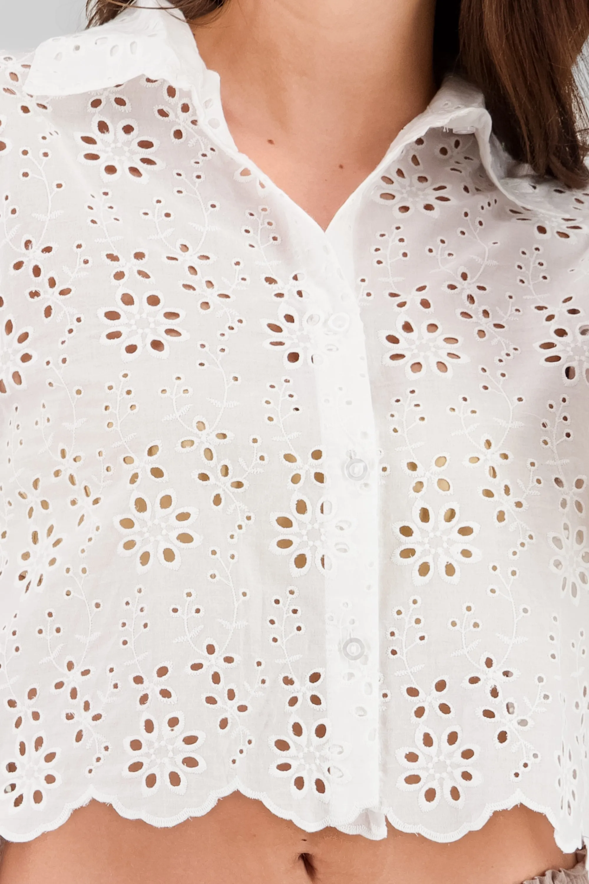 Camisa con detalle de eyelet sold by Shasa product image thumbnail 5
