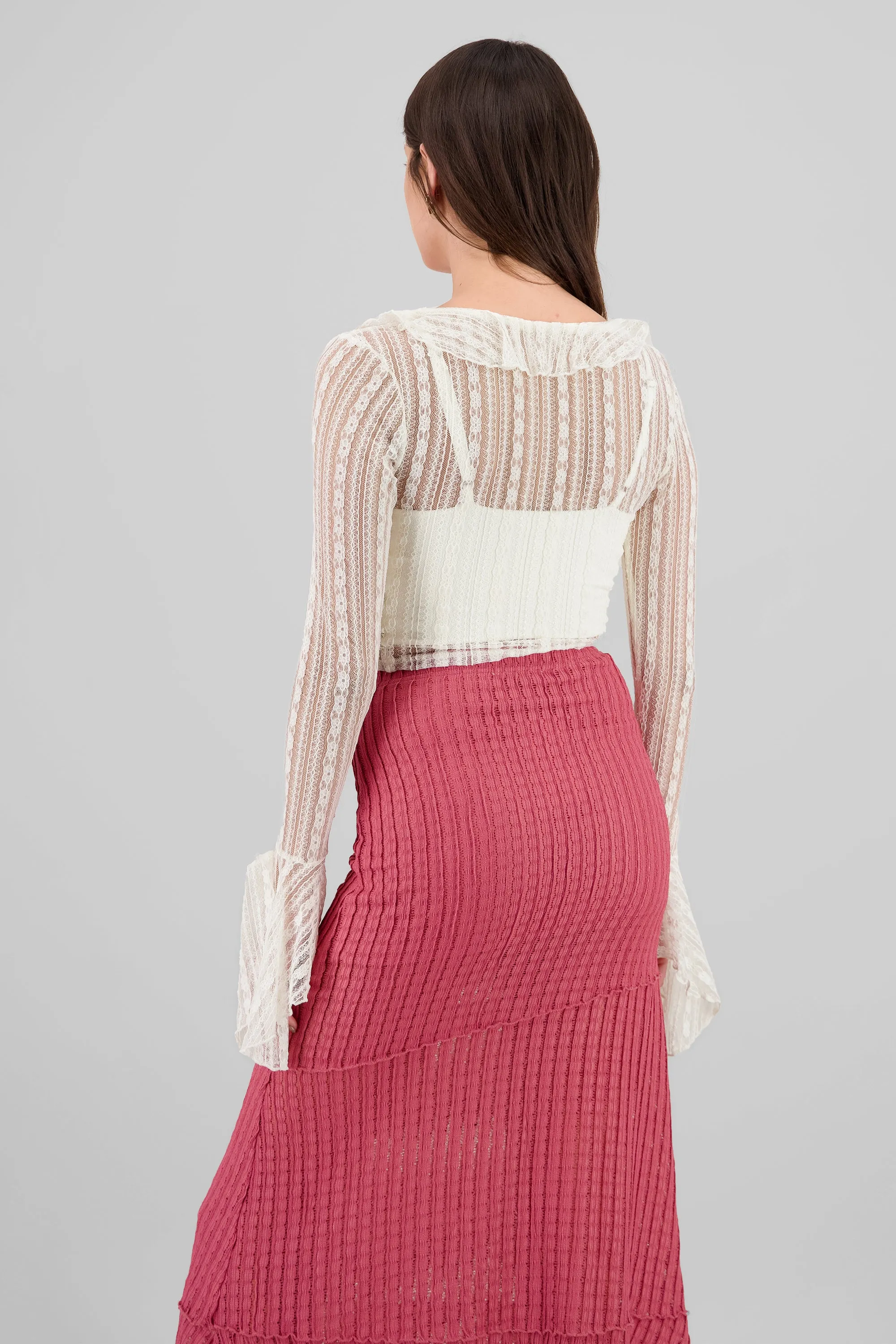 Blusa de encaje escote profundo sold by Shasa product image thumbnail 4