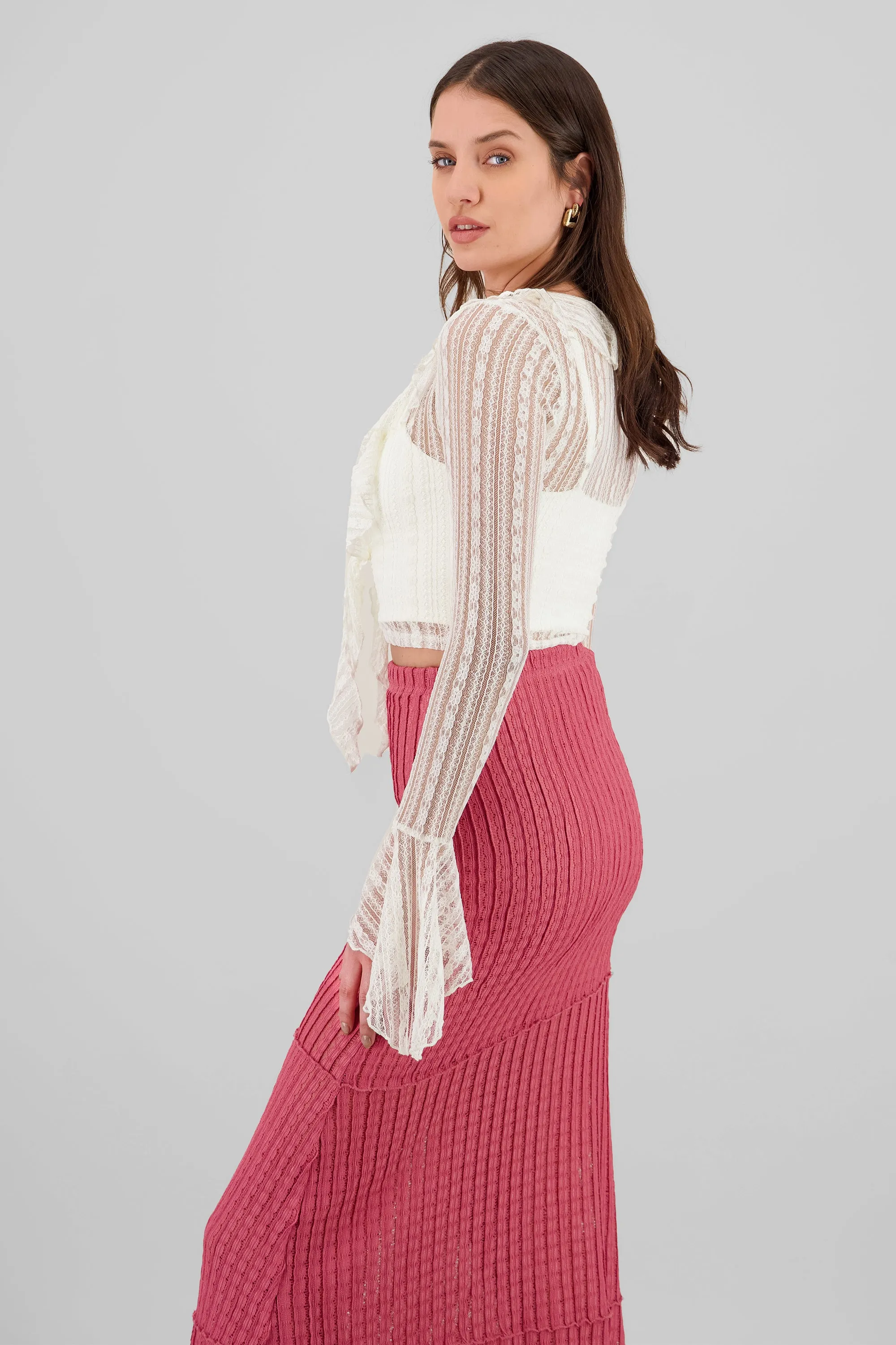 Blusa de encaje escote profundo sold by Shasa product image thumbnail 3