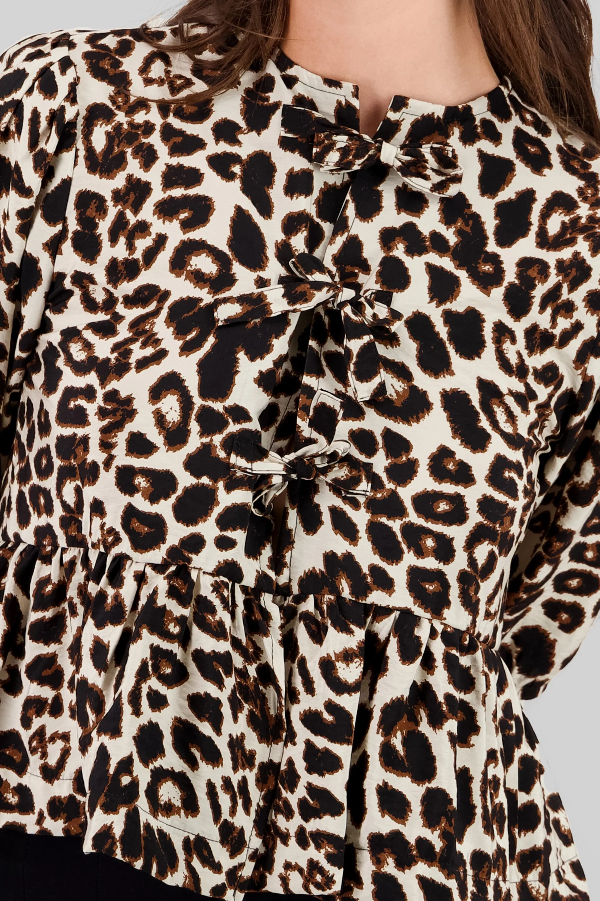 Blusa mangas abullonadas animal print sold by Shasa product image thumbnail 5