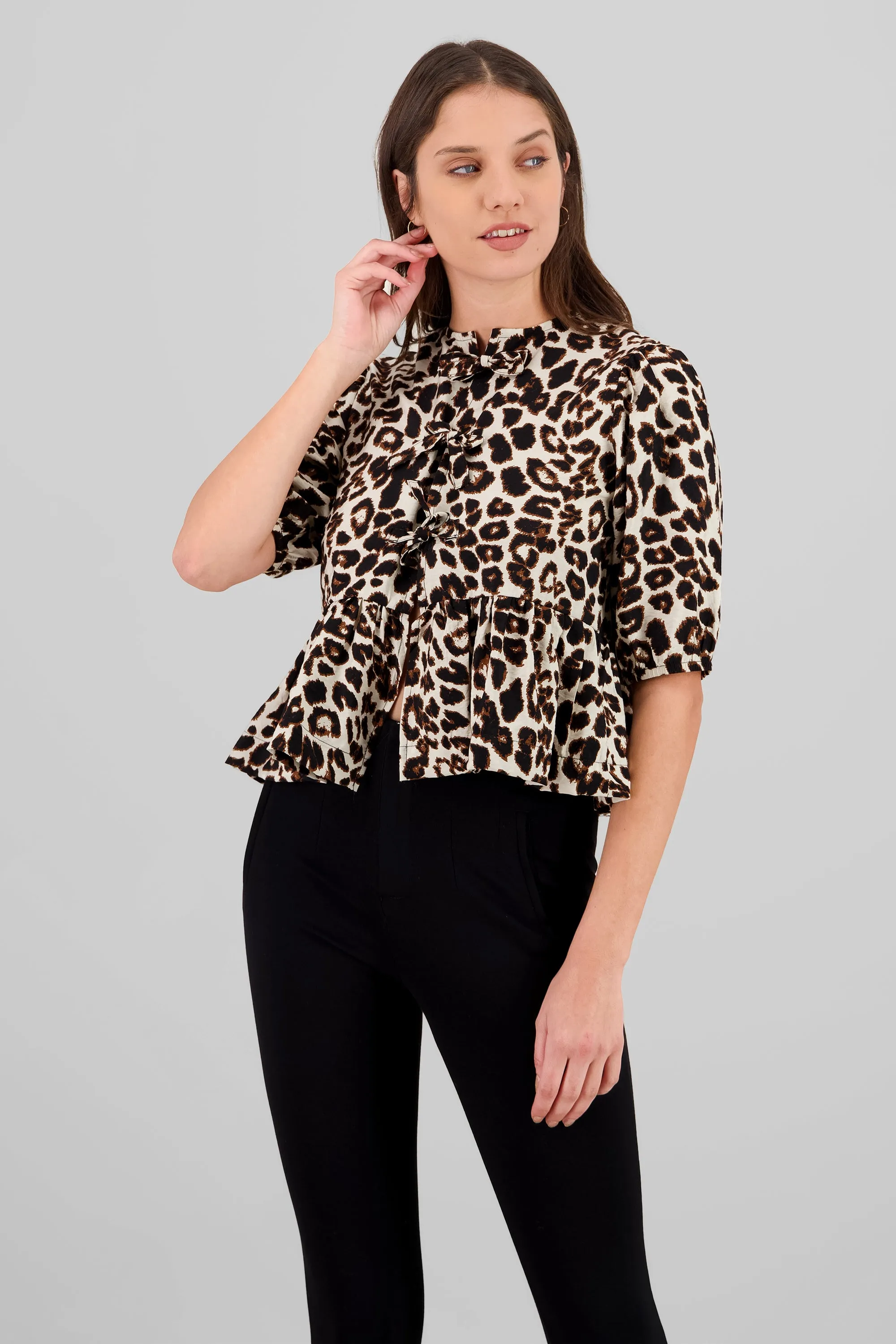 Blusa mangas abullonadas animal print sold by Shasa product image thumbnail 2