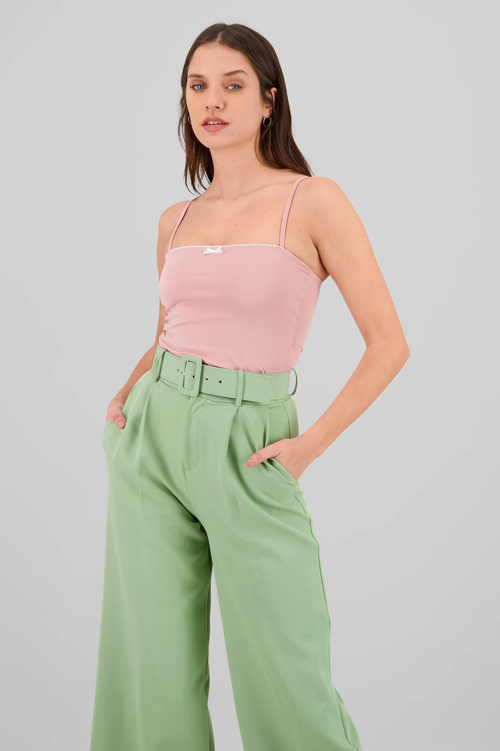 Top detalle contraste con moño sold by Shasa