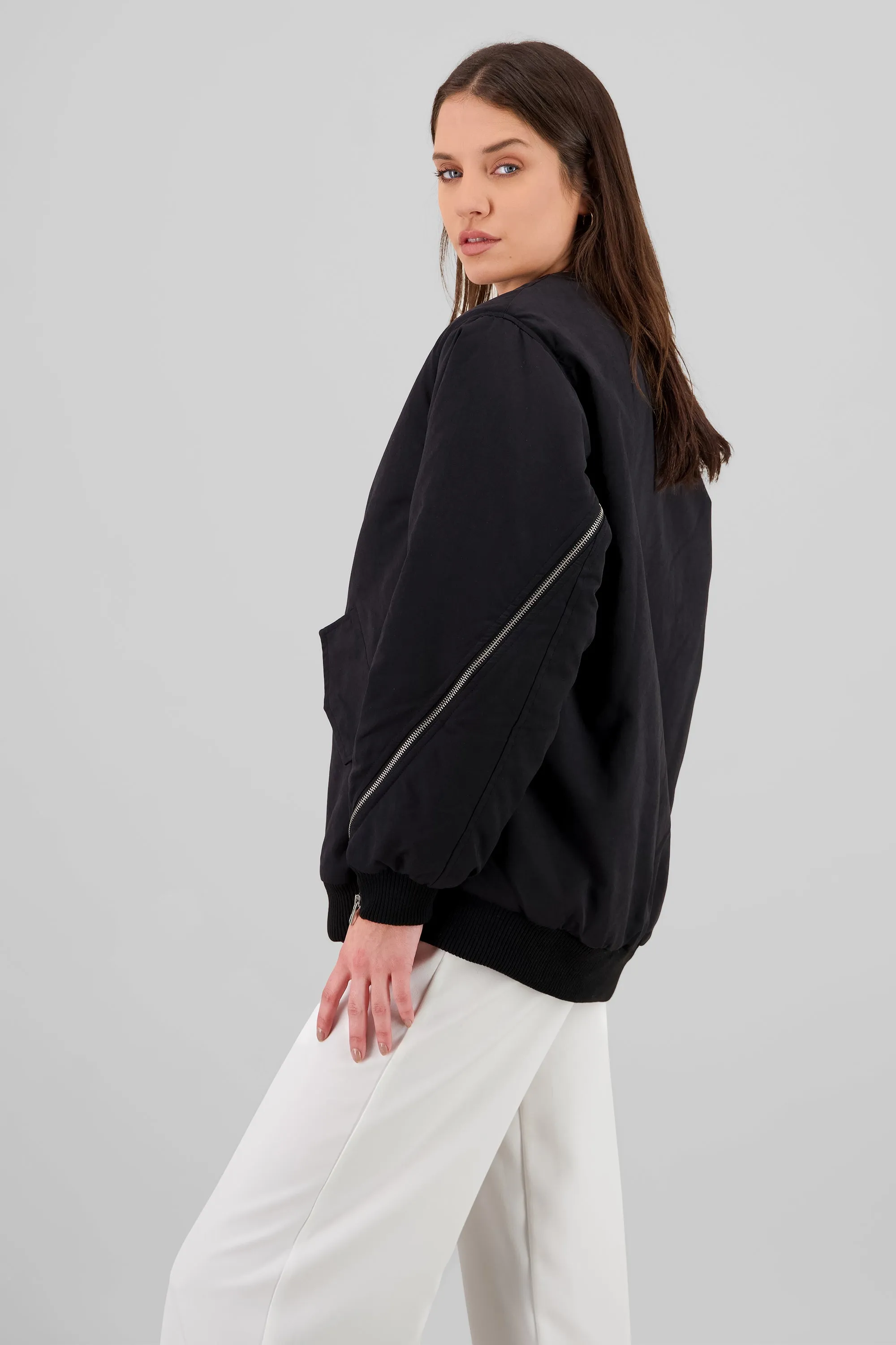 Bomber jacket oversize detalle cierre espalda hyp sold by Shasa product image thumbnail 3