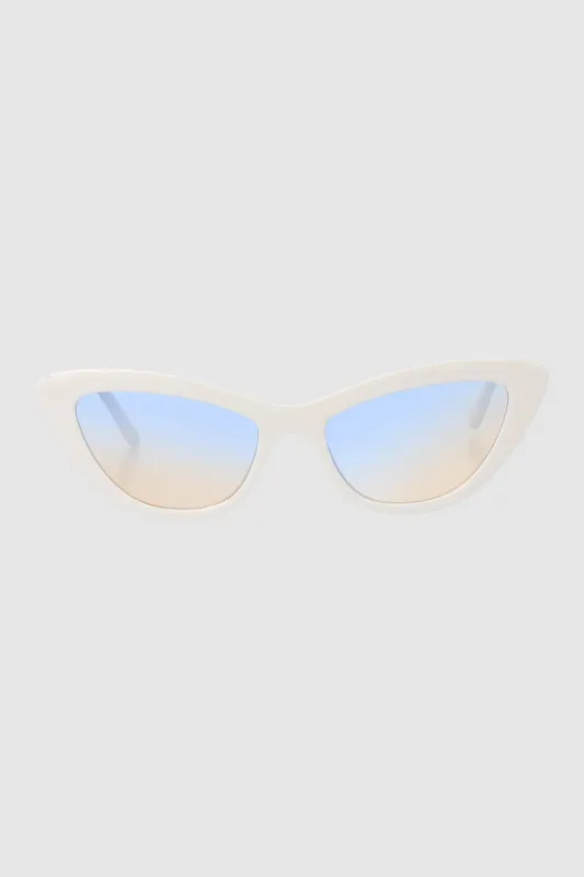 Lentes de sol alargados sold by Shasa