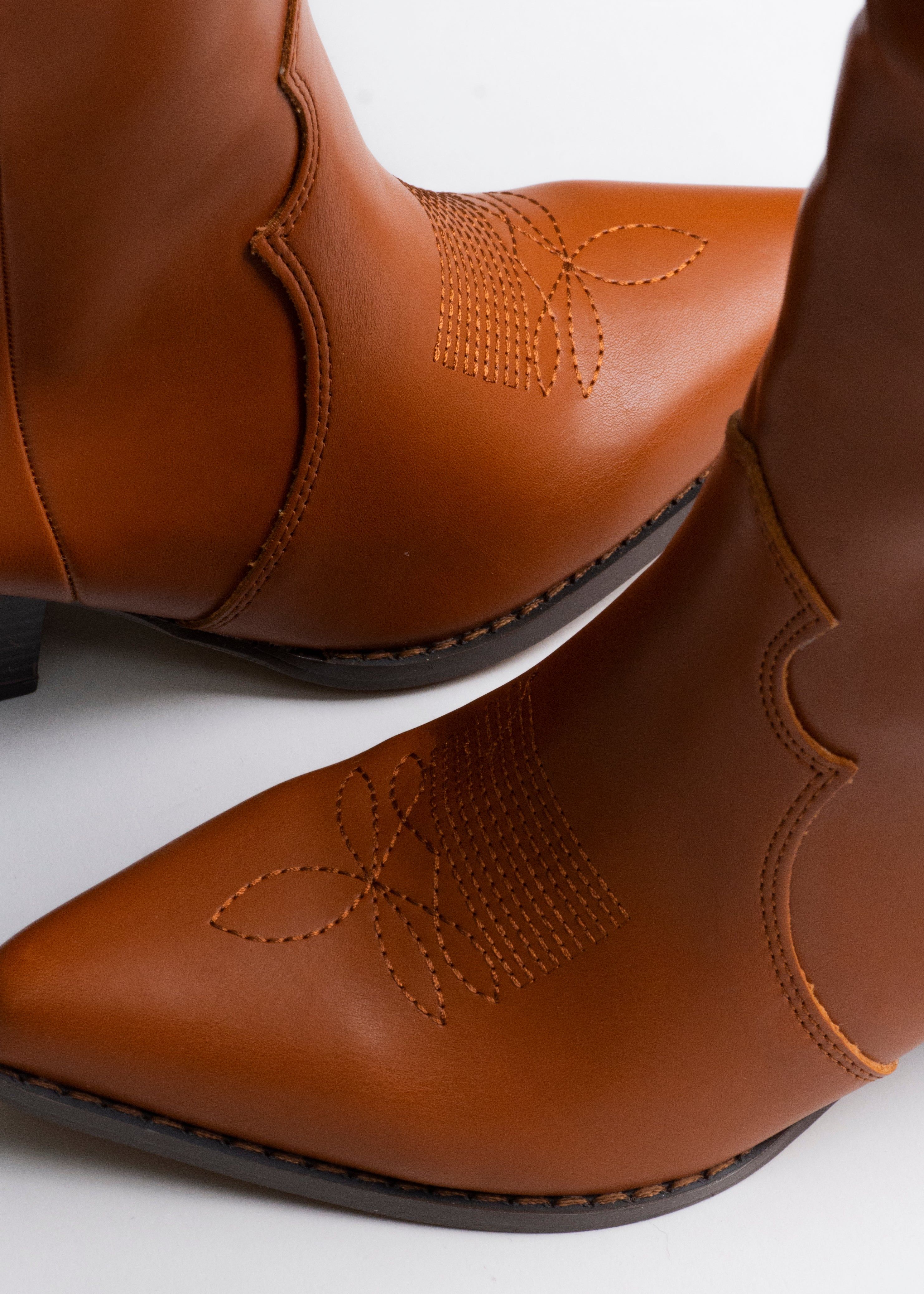 Bota vaquera larga gamuza sold by Shasa product image thumbnail 4