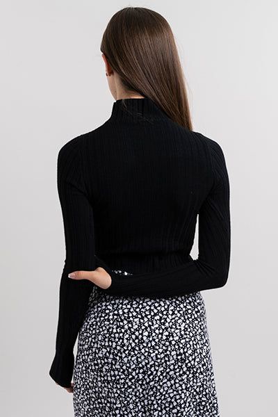 Suéter crop acanalado sold by Shasa product image thumbnail 4