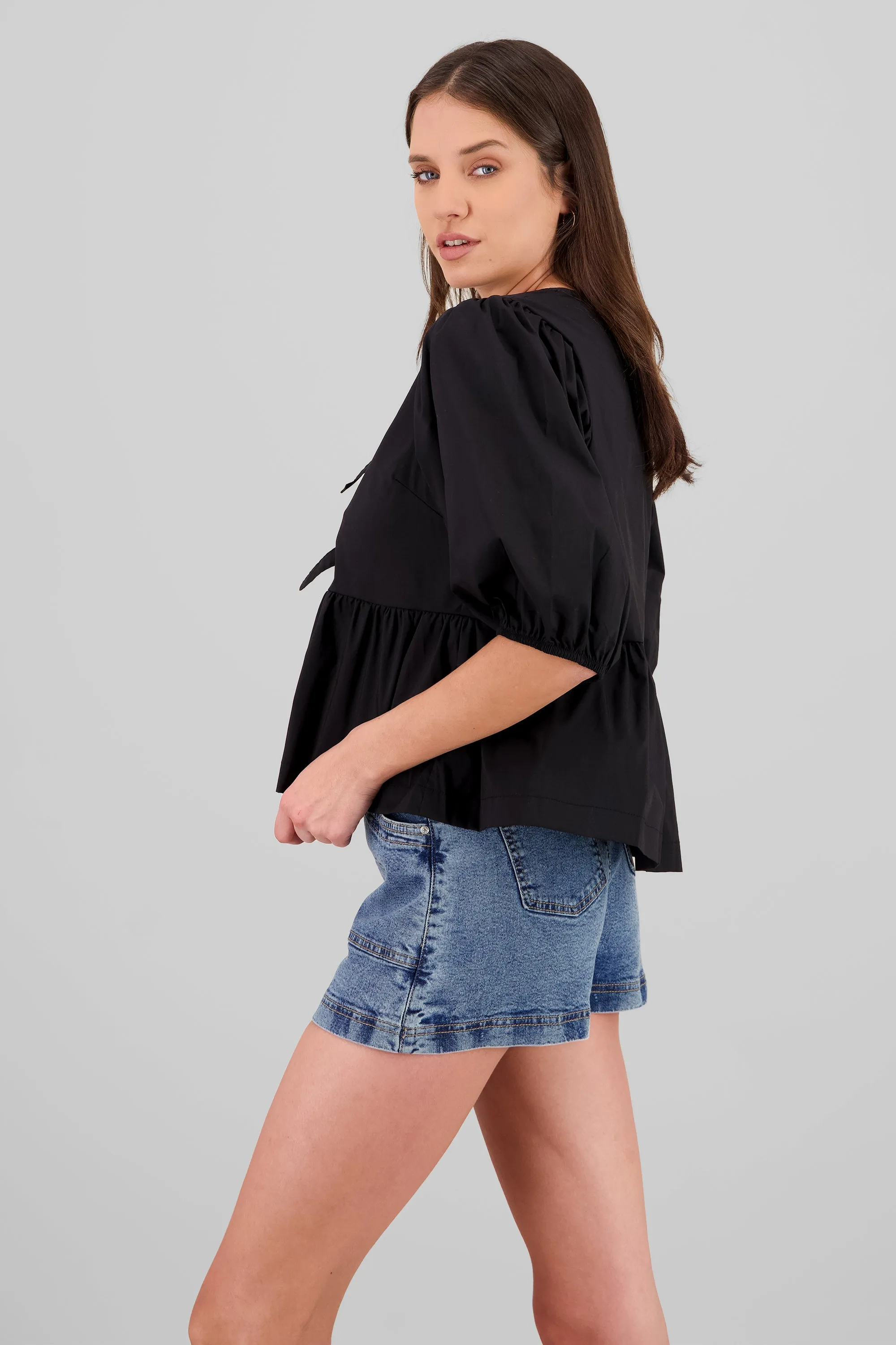 Blusa abullonada con moños lisa sold by Shasa product image thumbnail 3