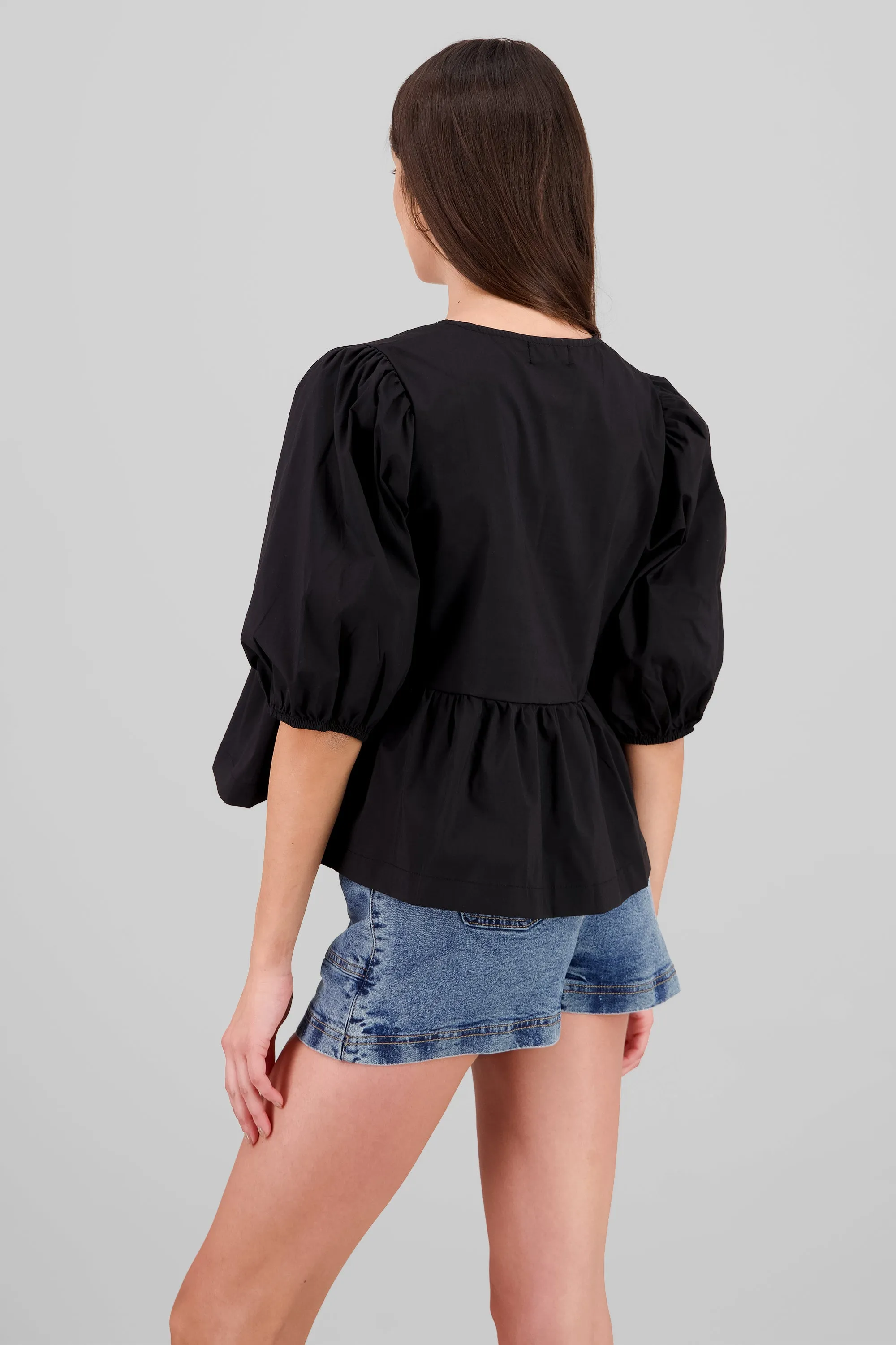 Blusa abullonada con moños lisa sold by Shasa product image thumbnail 4