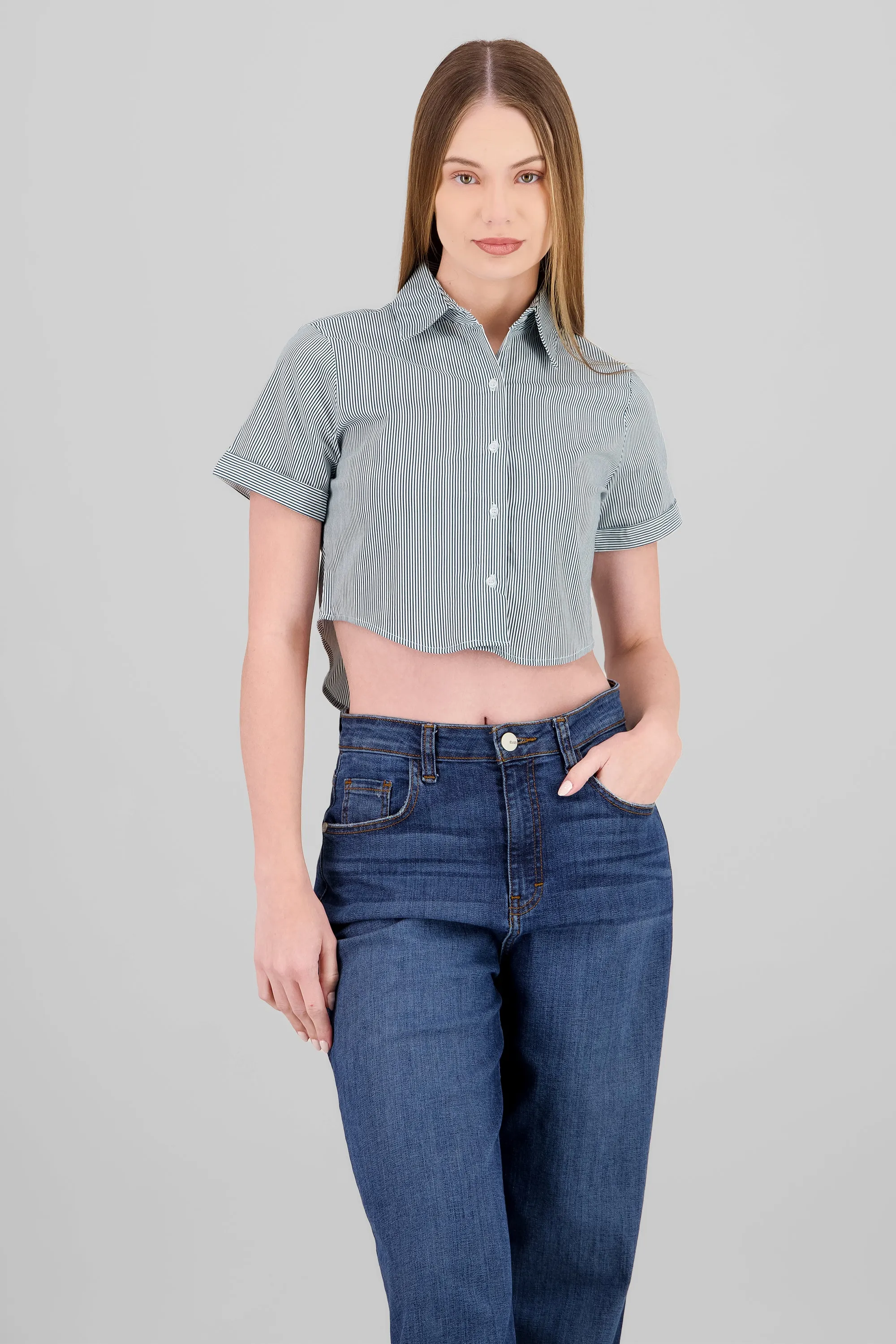 Camisa crop manga corta sold by Shasa