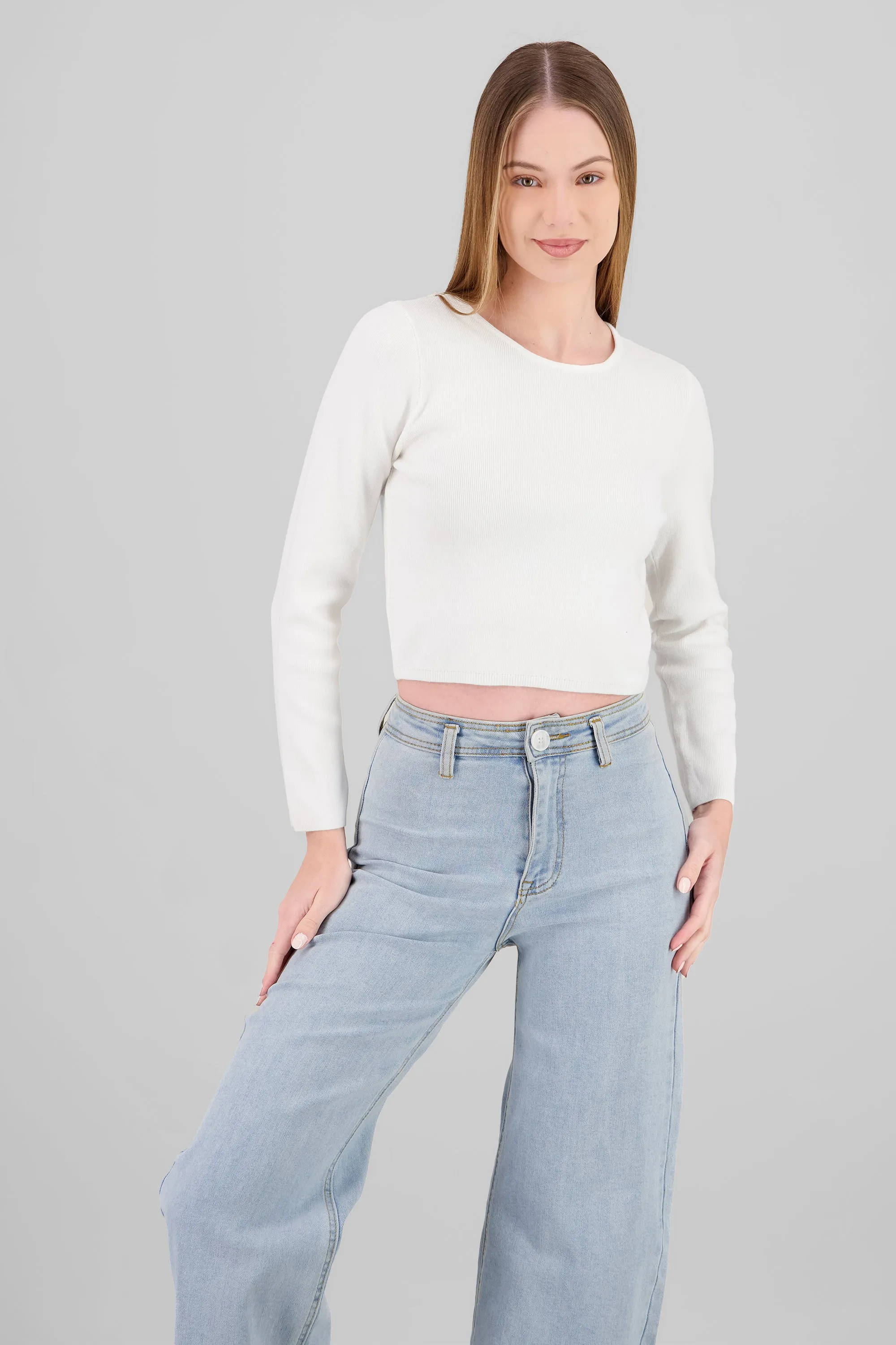 Sueter tejido cuello redondo sold by Shasa