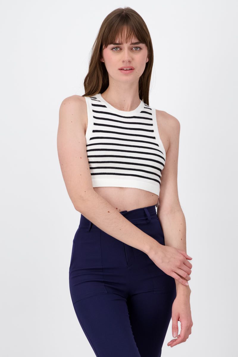 Top Flores Tejido sold by Shasa