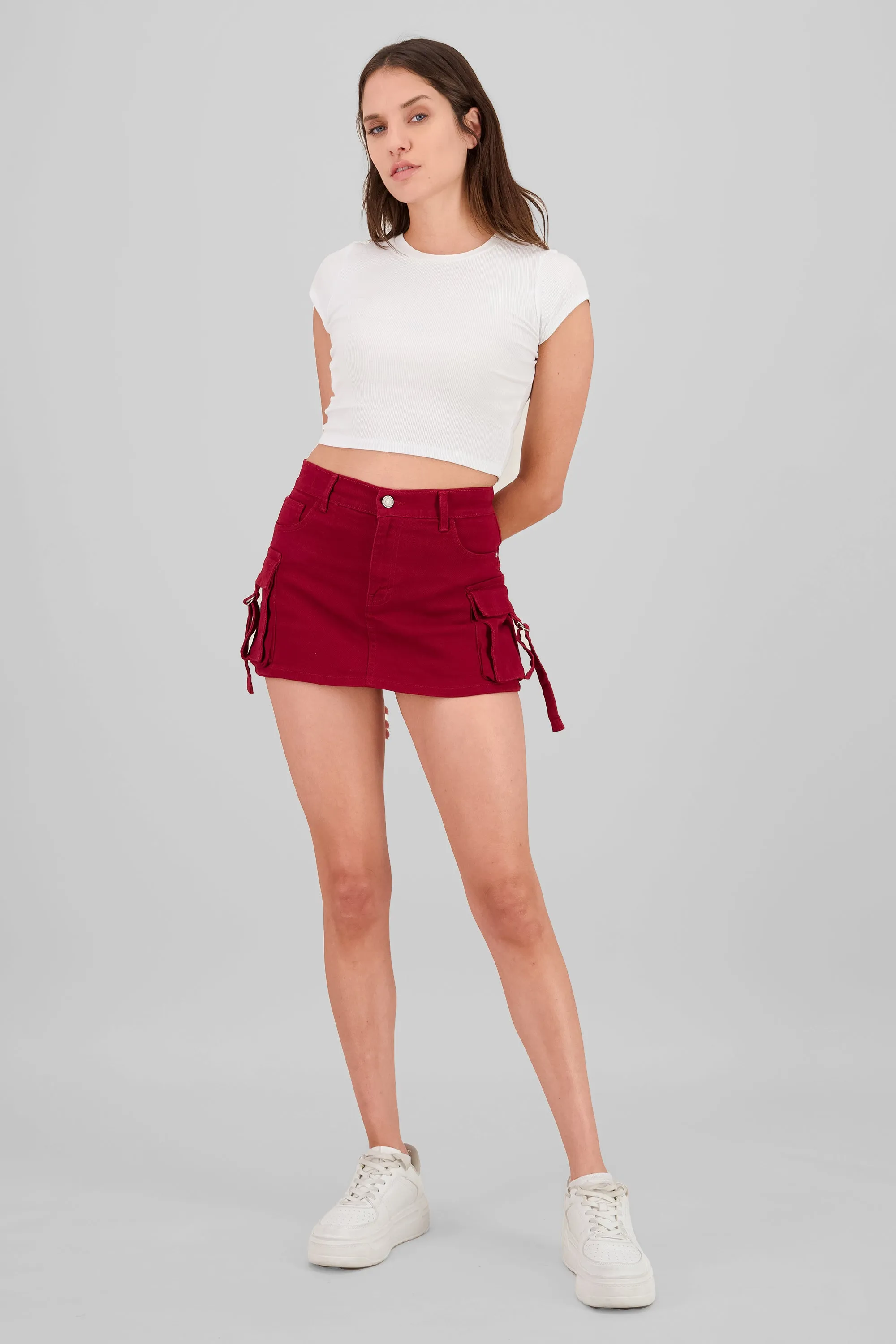 Falda short cargo sold by Shasa