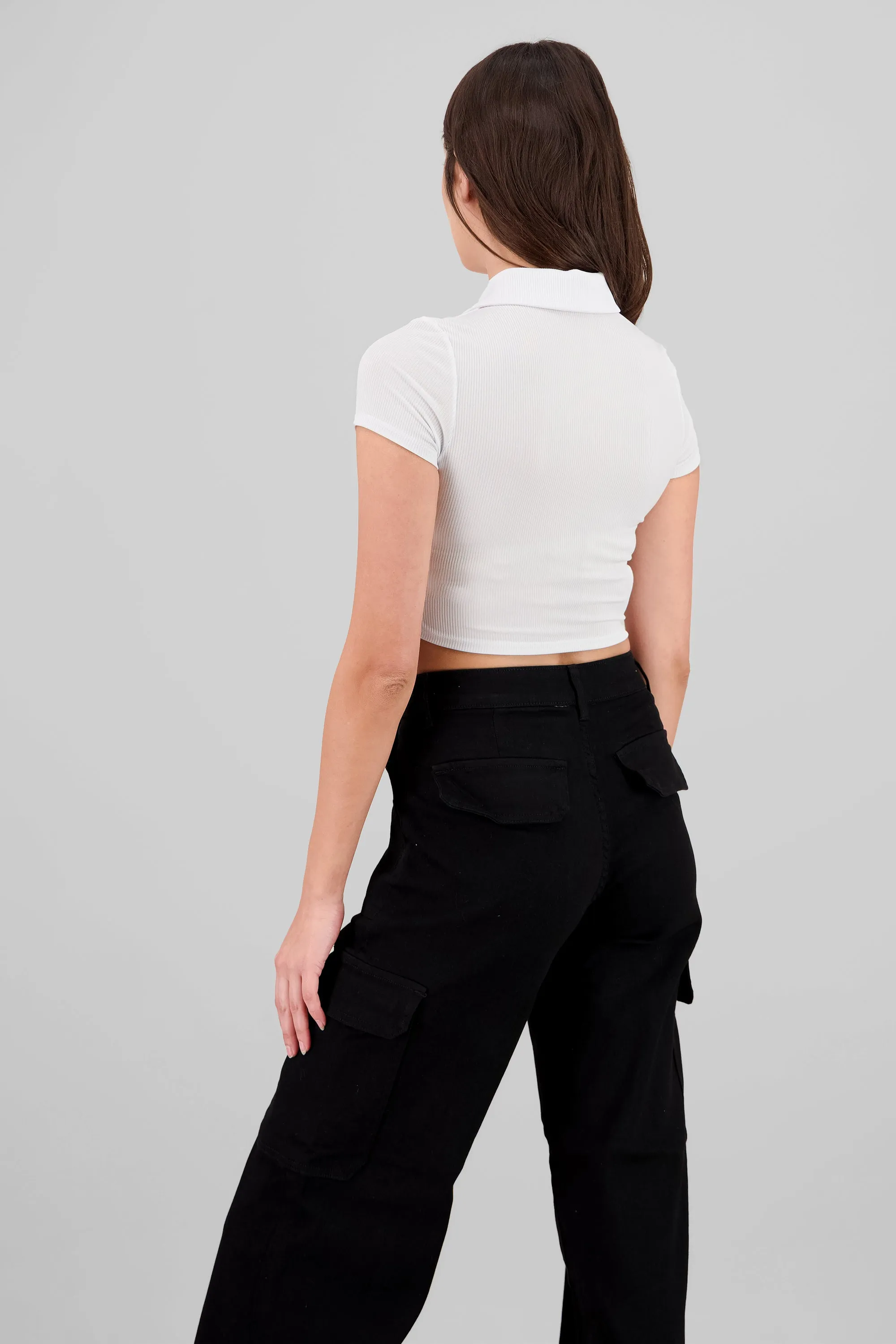 Top manga corta cuello detalle medio cierre sold by Shasa product image thumbnail 4