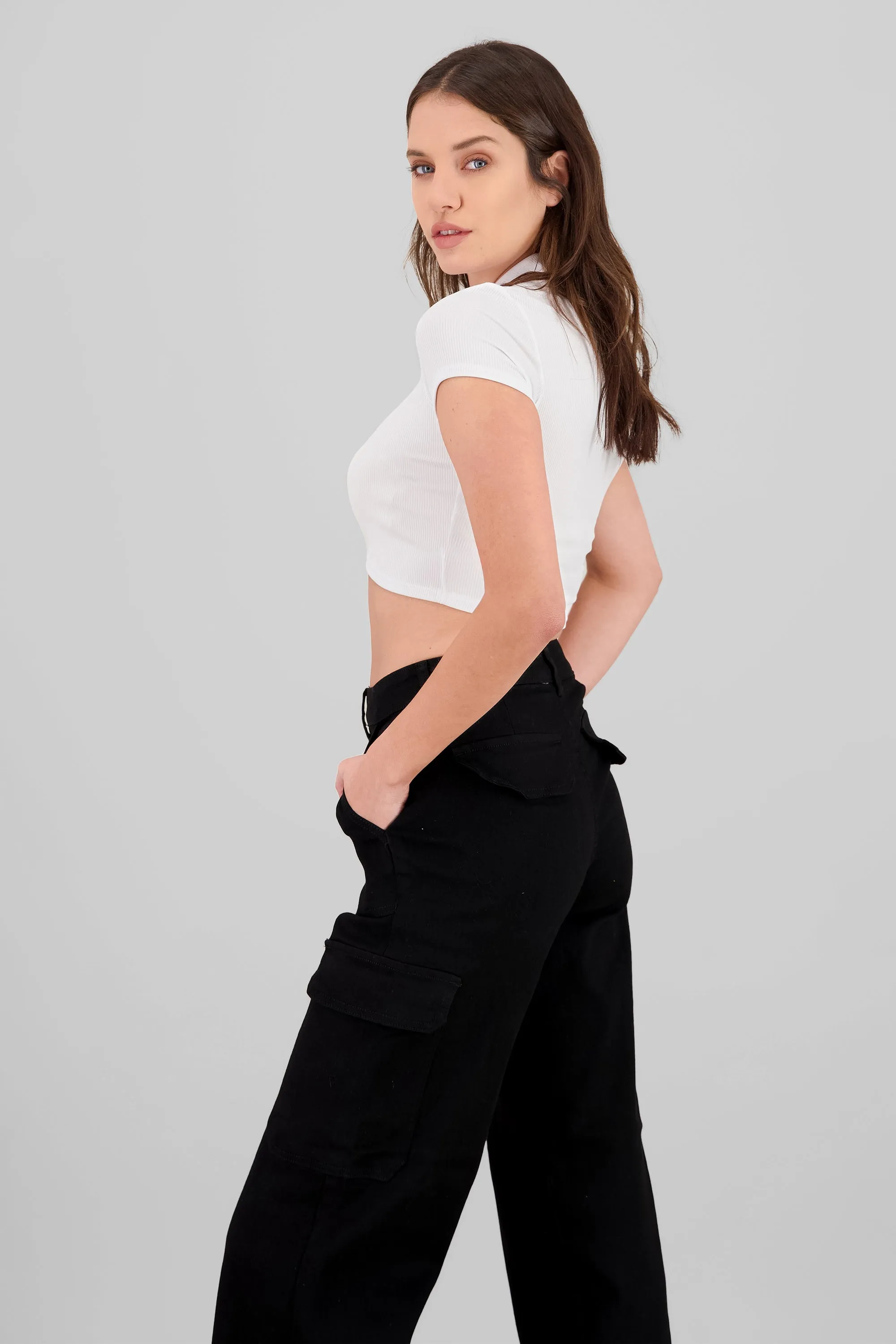 Top manga corta cuello detalle medio cierre sold by Shasa product image thumbnail 3