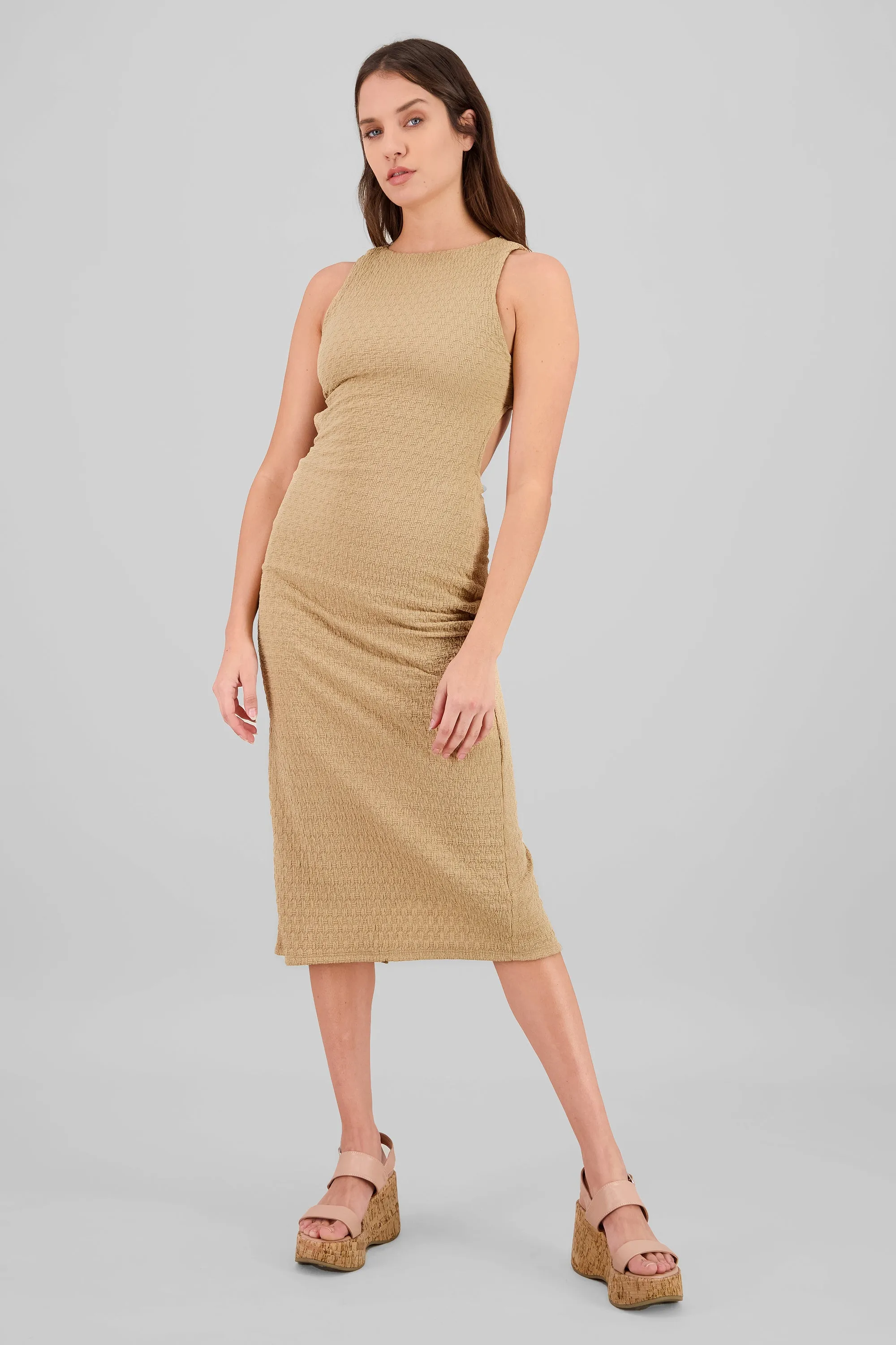 Vestido textura con detalle espalda sold by Shasa