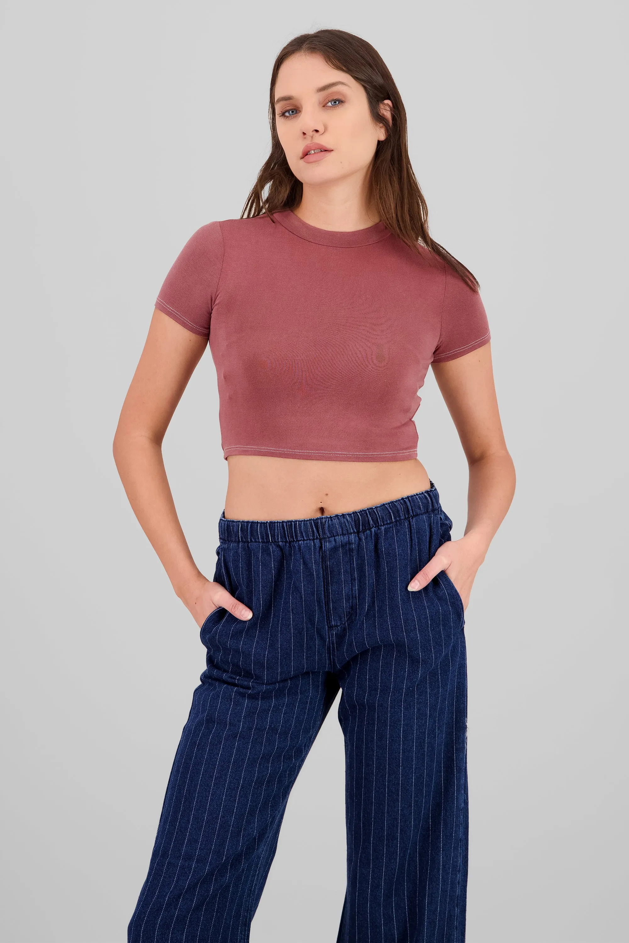 Top manga corta detalle cuello sold by Shasa