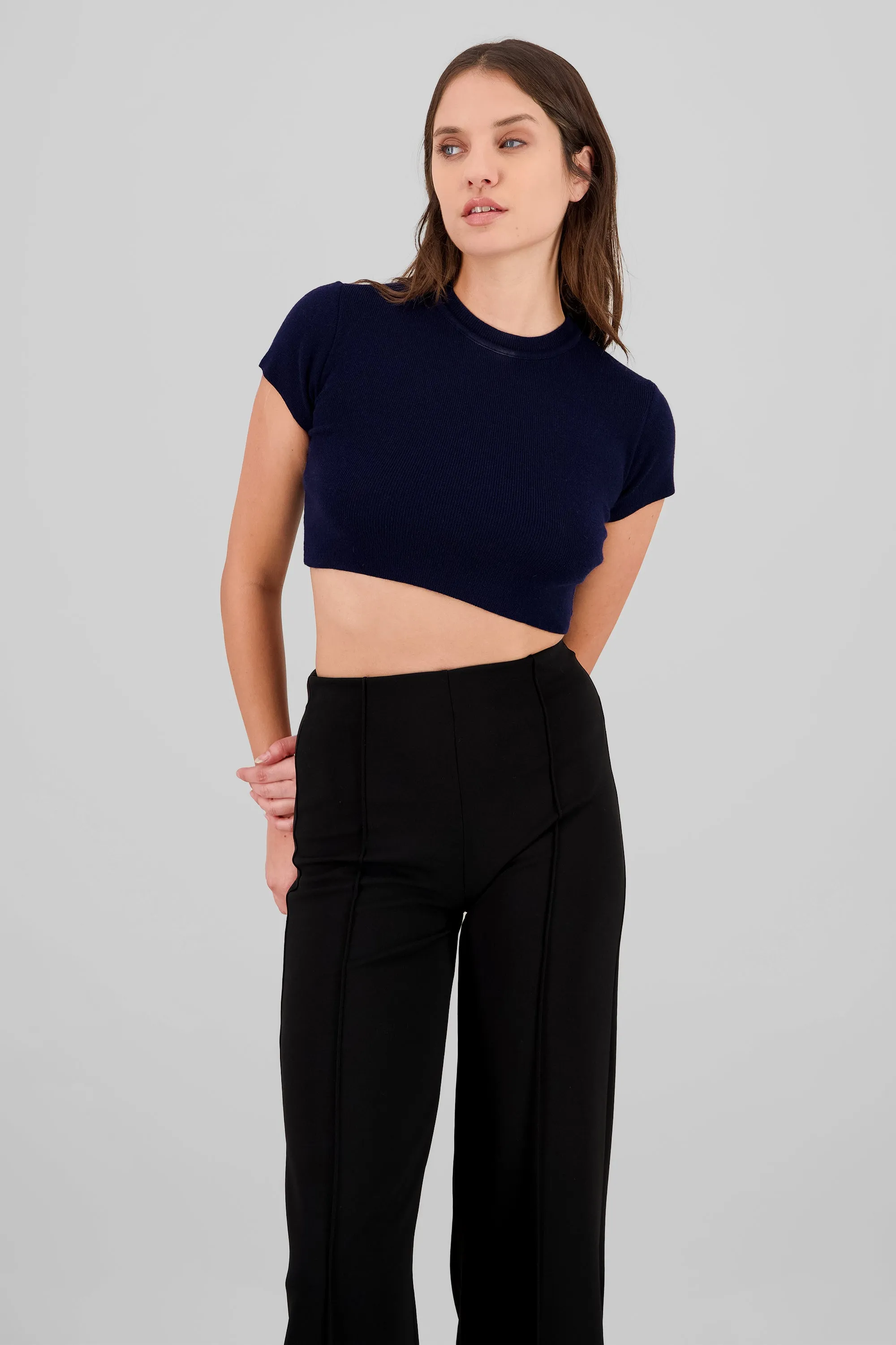 Top crop tejido manga corta sold by Shasa product image thumbnail 2