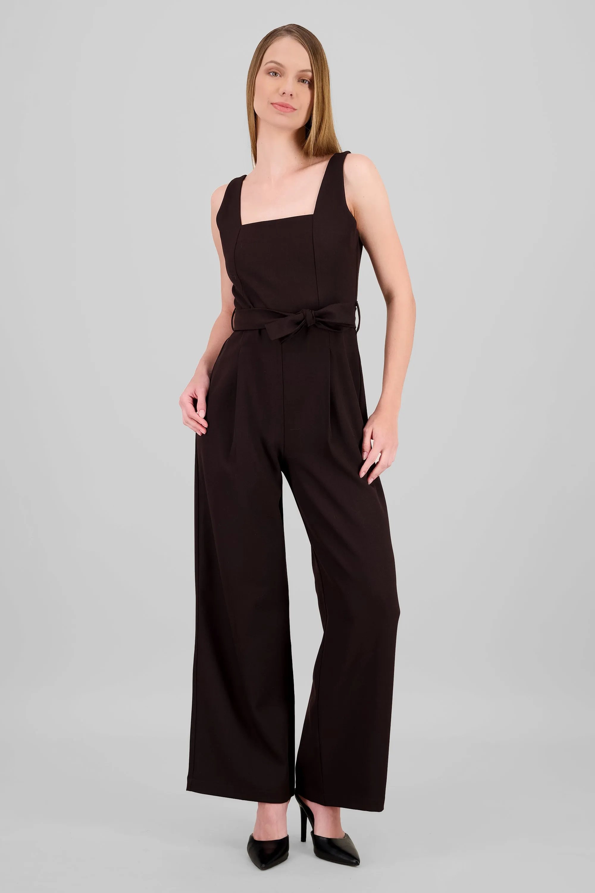 Jumpsuit tirantes detalle cinturon sold by Shasa