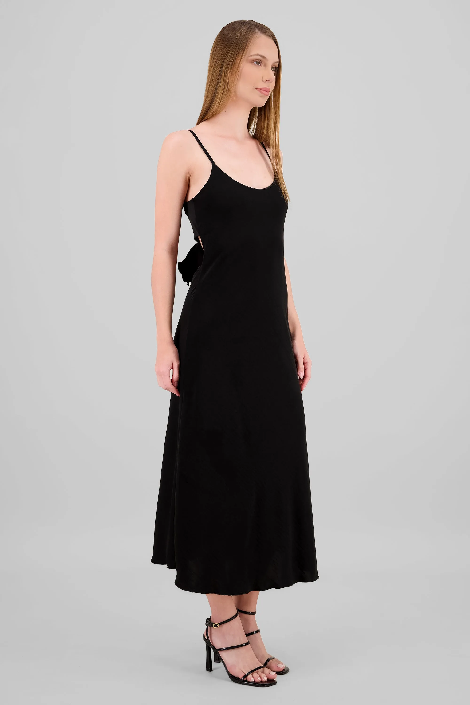 Vestido maxi ligero detalle espalda sold by Shasa product image thumbnail 3