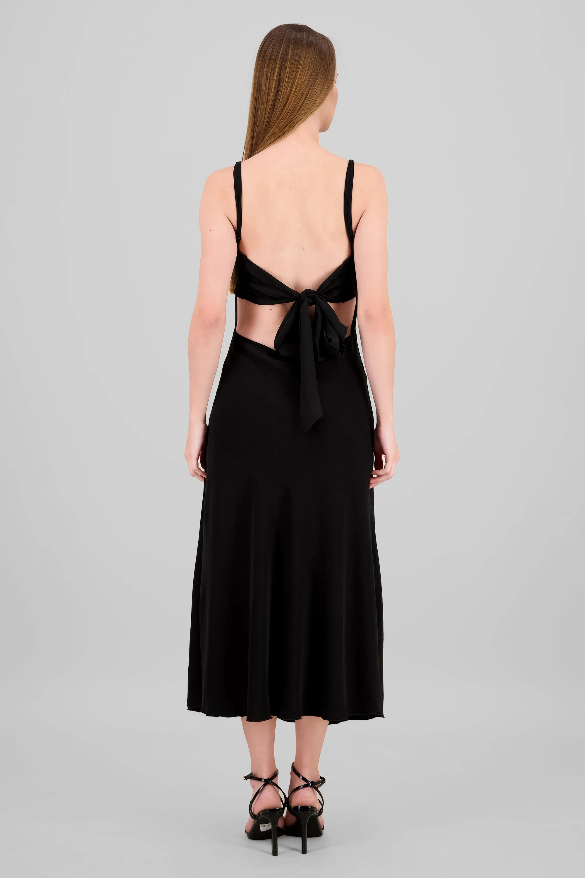 Vestido maxi ligero detalle espalda sold by Shasa product image thumbnail 4