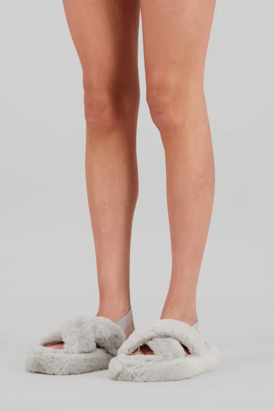 Pantufla cozy cruzada slingback sold by Shasa
